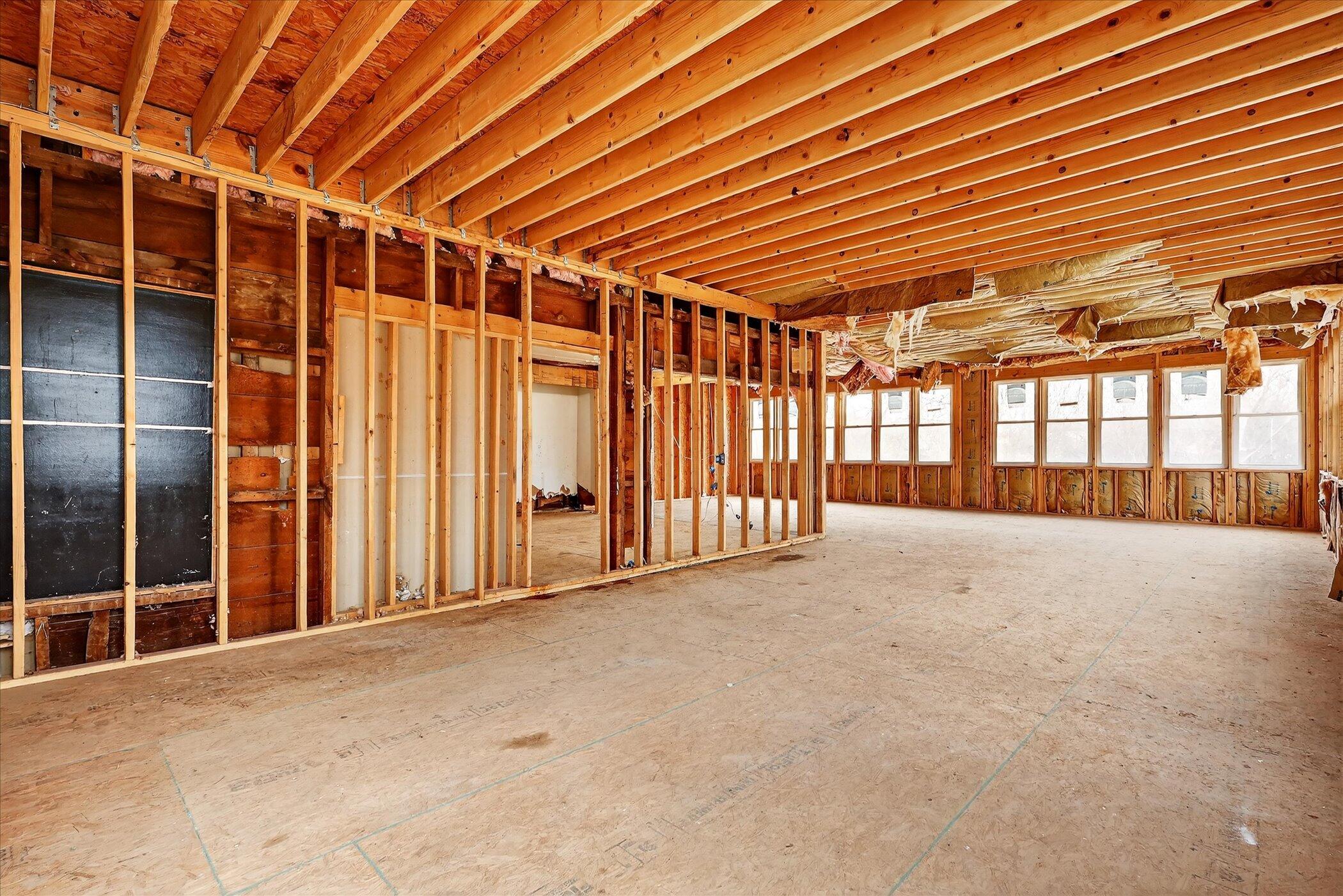 2328 Dean Lake Avenue NE Grand Rapids MI 49505