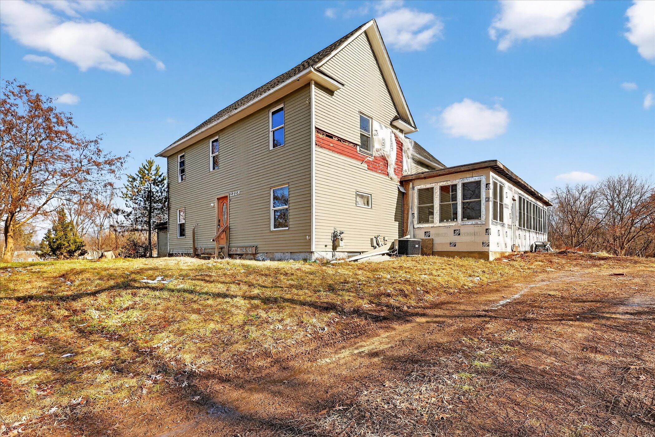 2328 Dean Lake Avenue NE Grand Rapids MI 49505