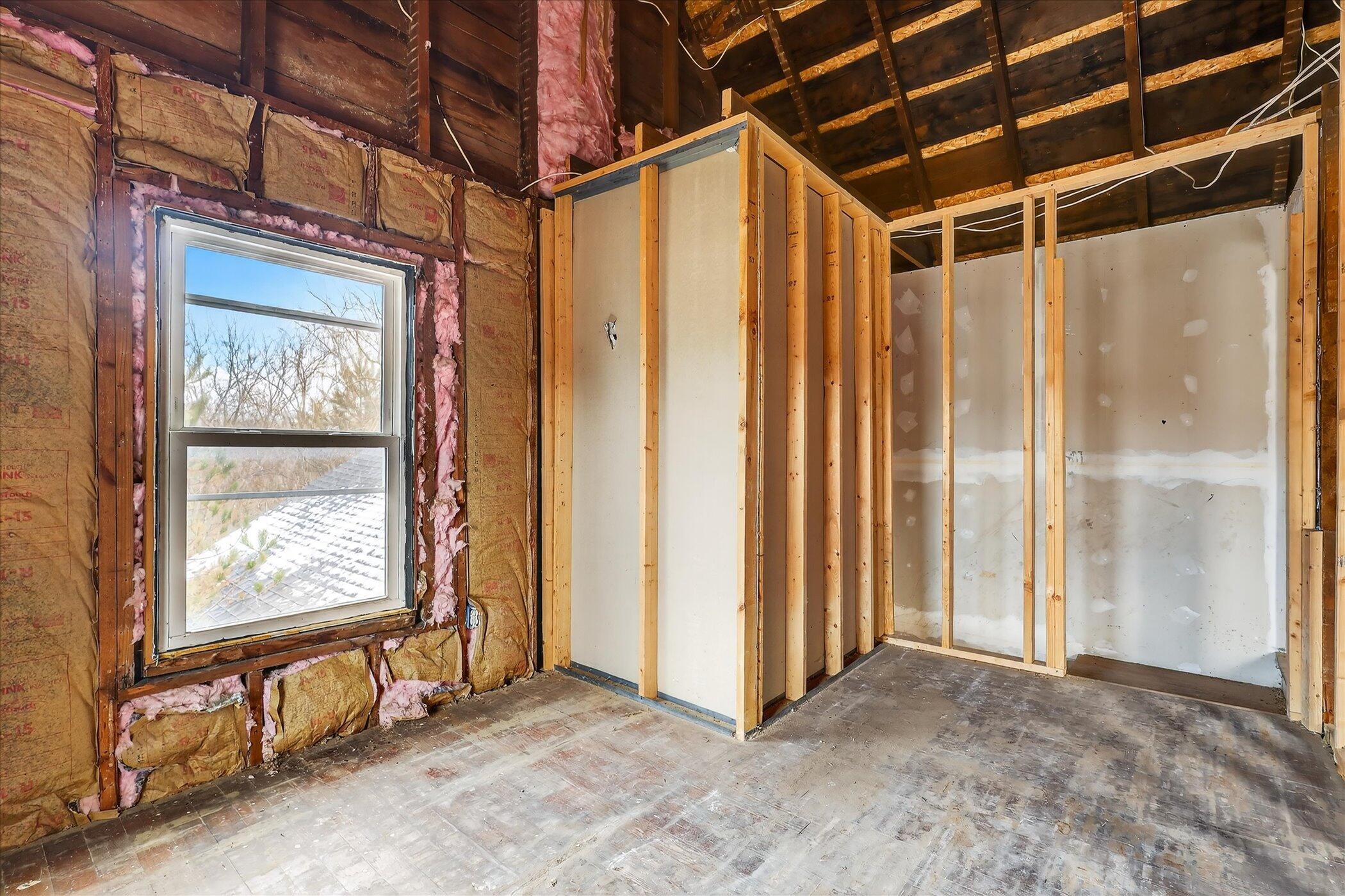 2328 Dean Lake Avenue NE Grand Rapids MI 49505