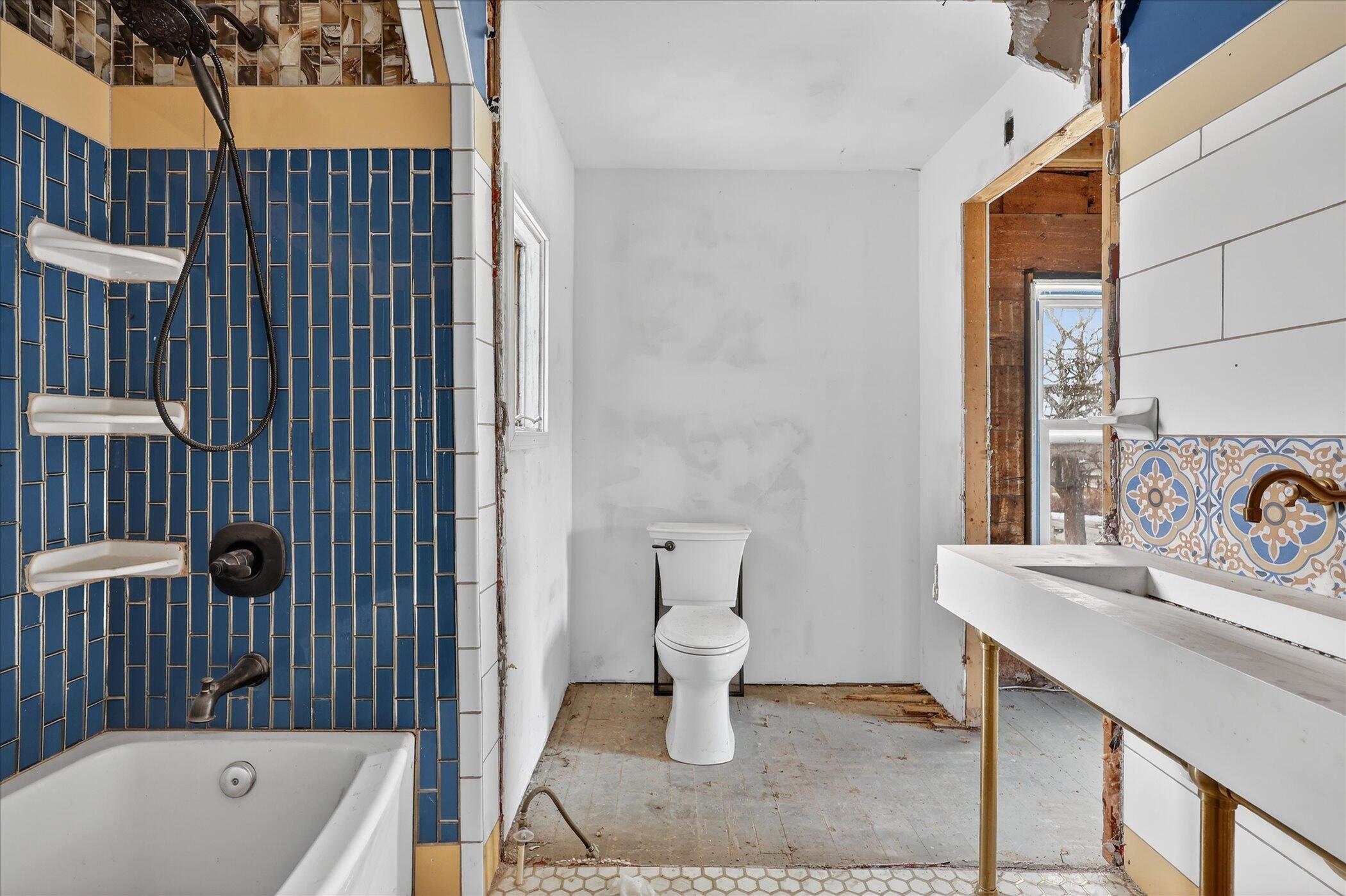2328 Dean Lake Avenue NE Grand Rapids MI 49505