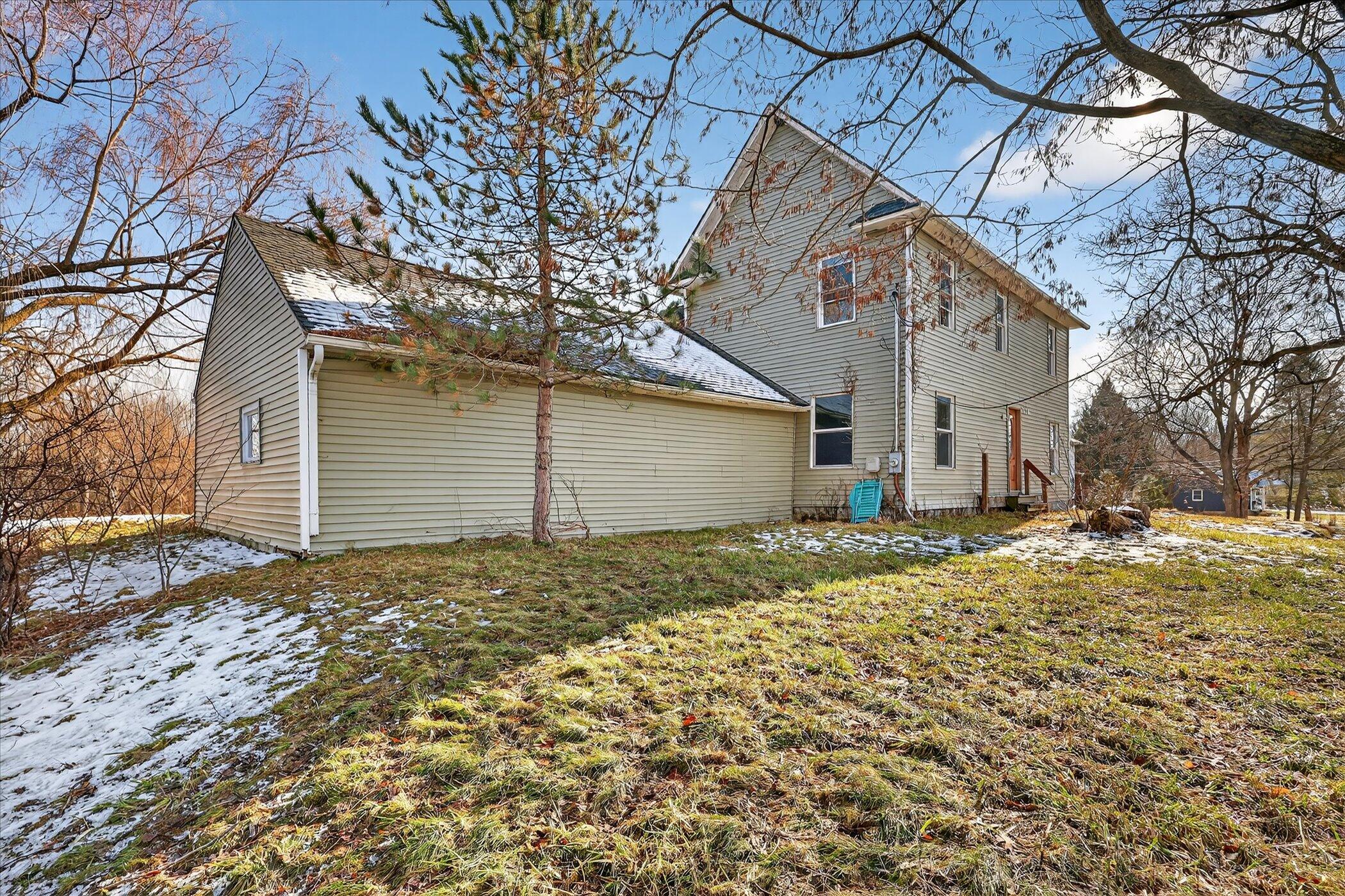 2328 Dean Lake Avenue NE Grand Rapids MI 49505