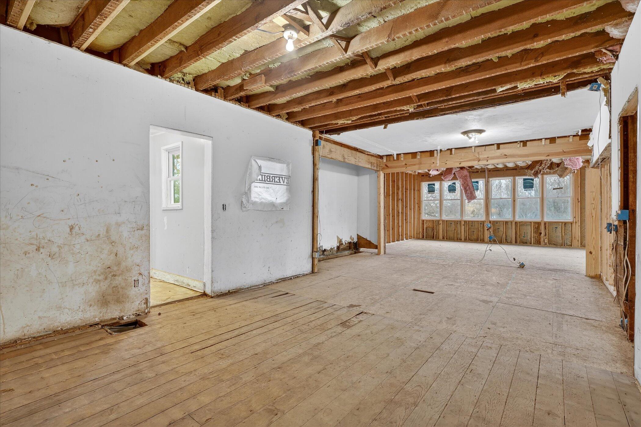 2328 Dean Lake Avenue NE Grand Rapids MI 49505