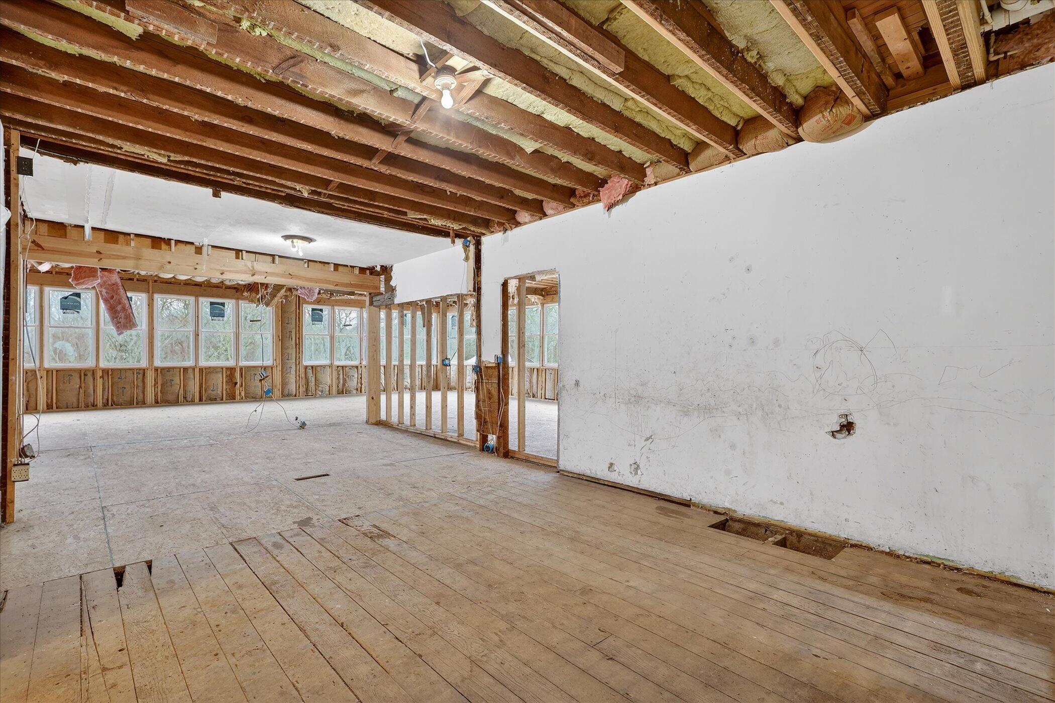 2328 Dean Lake Avenue NE Grand Rapids MI 49505