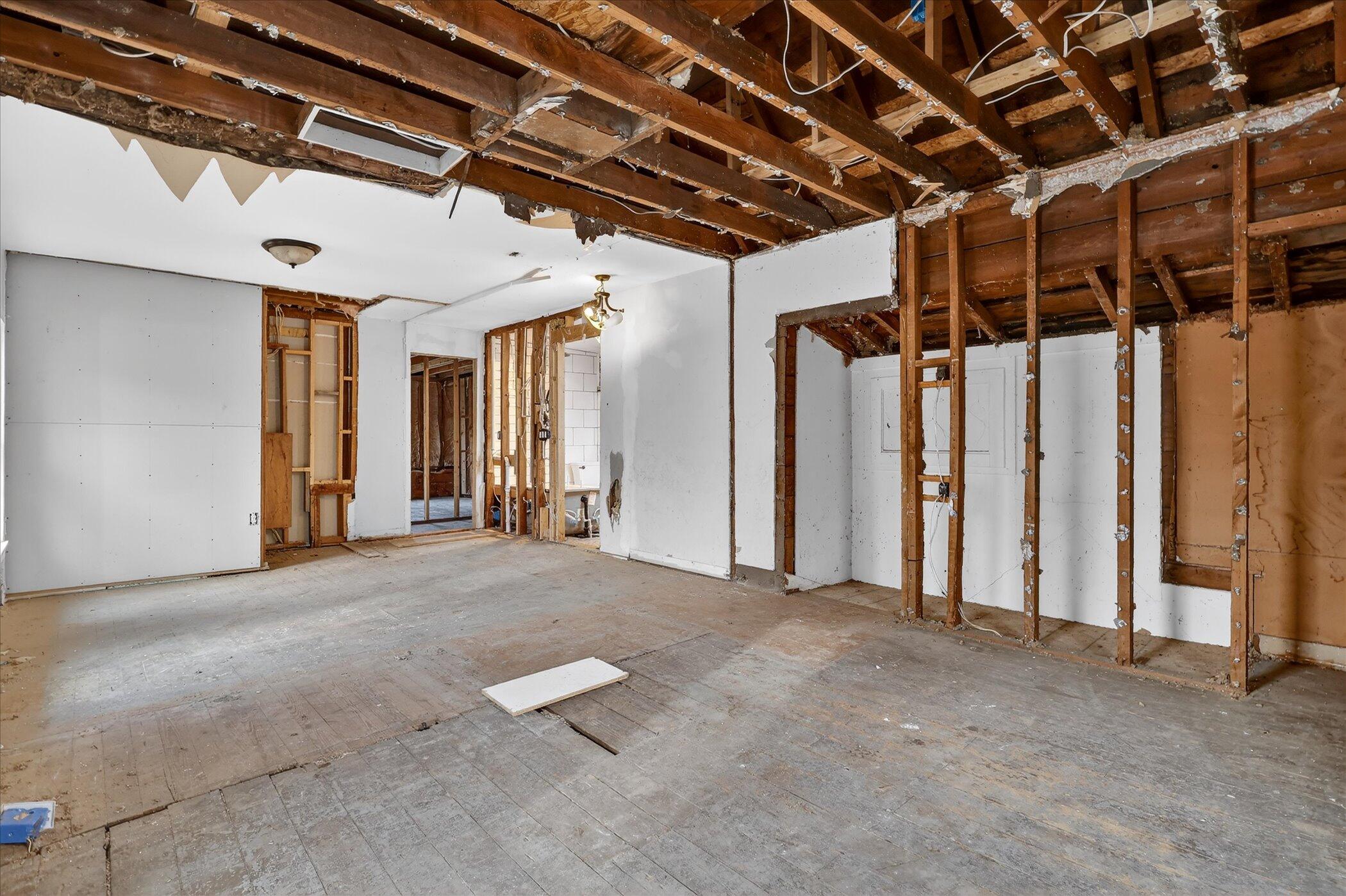 2328 Dean Lake Avenue NE Grand Rapids MI 49505