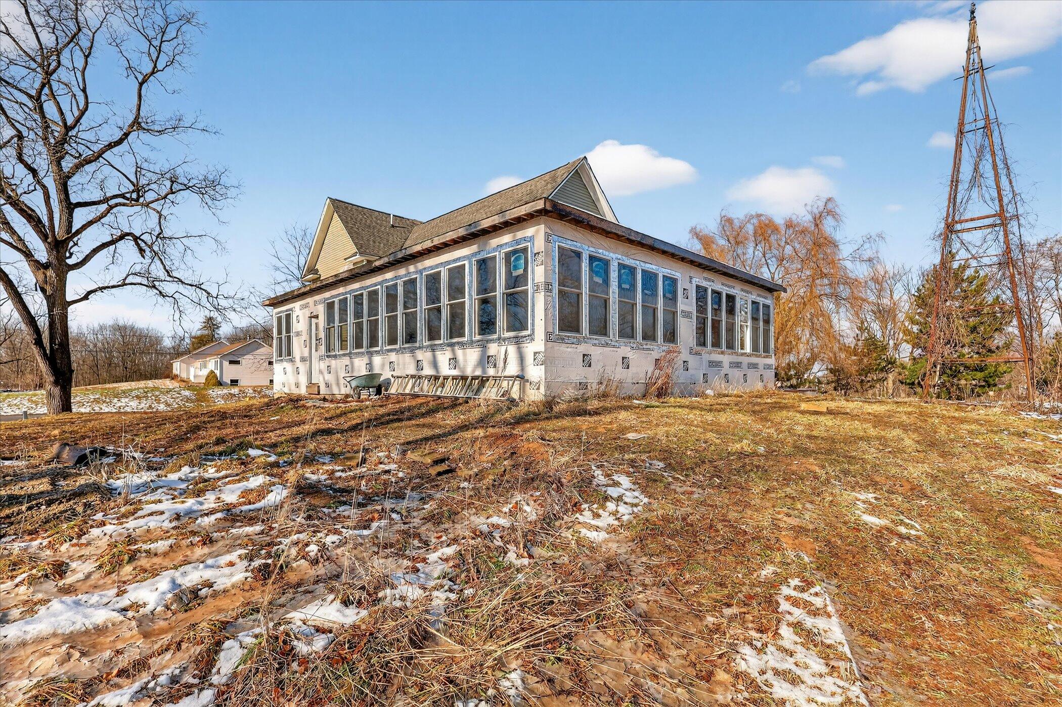 2328 Dean Lake Avenue NE Grand Rapids MI 49505