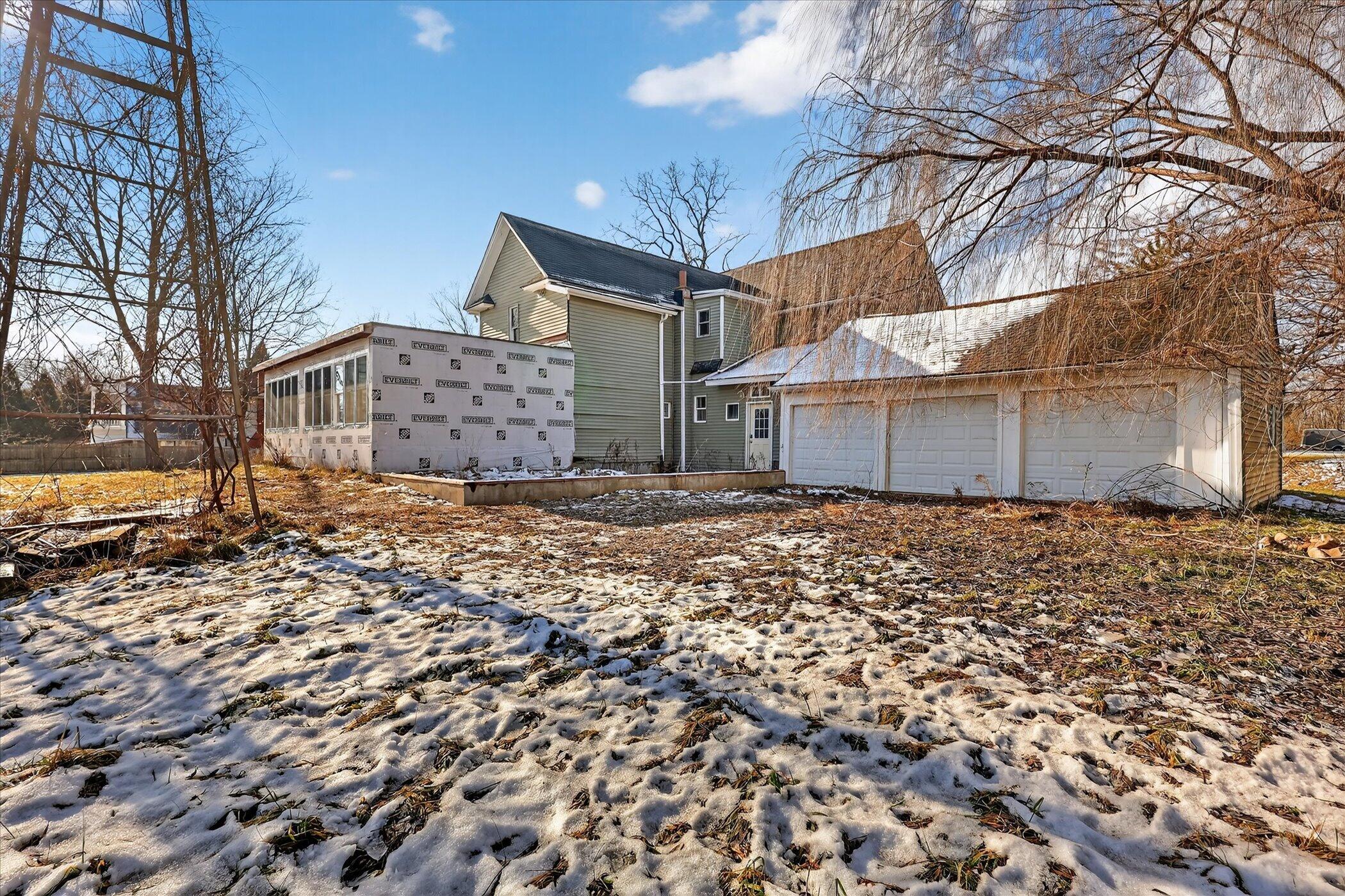 2328 Dean Lake Avenue NE Grand Rapids MI 49505