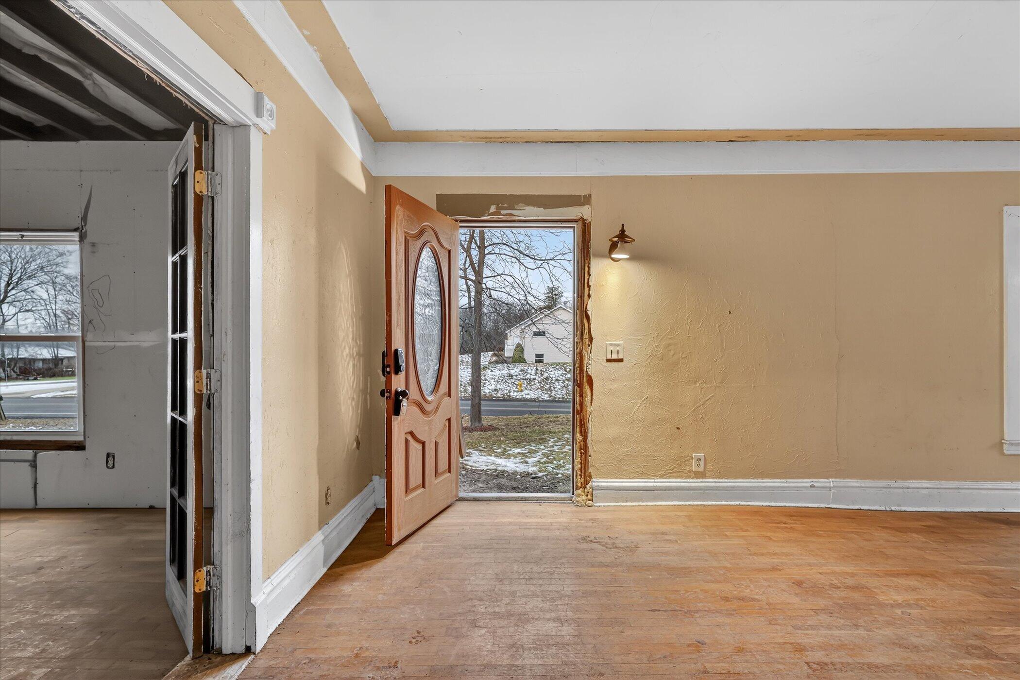 2328 Dean Lake Avenue NE Grand Rapids MI 49505