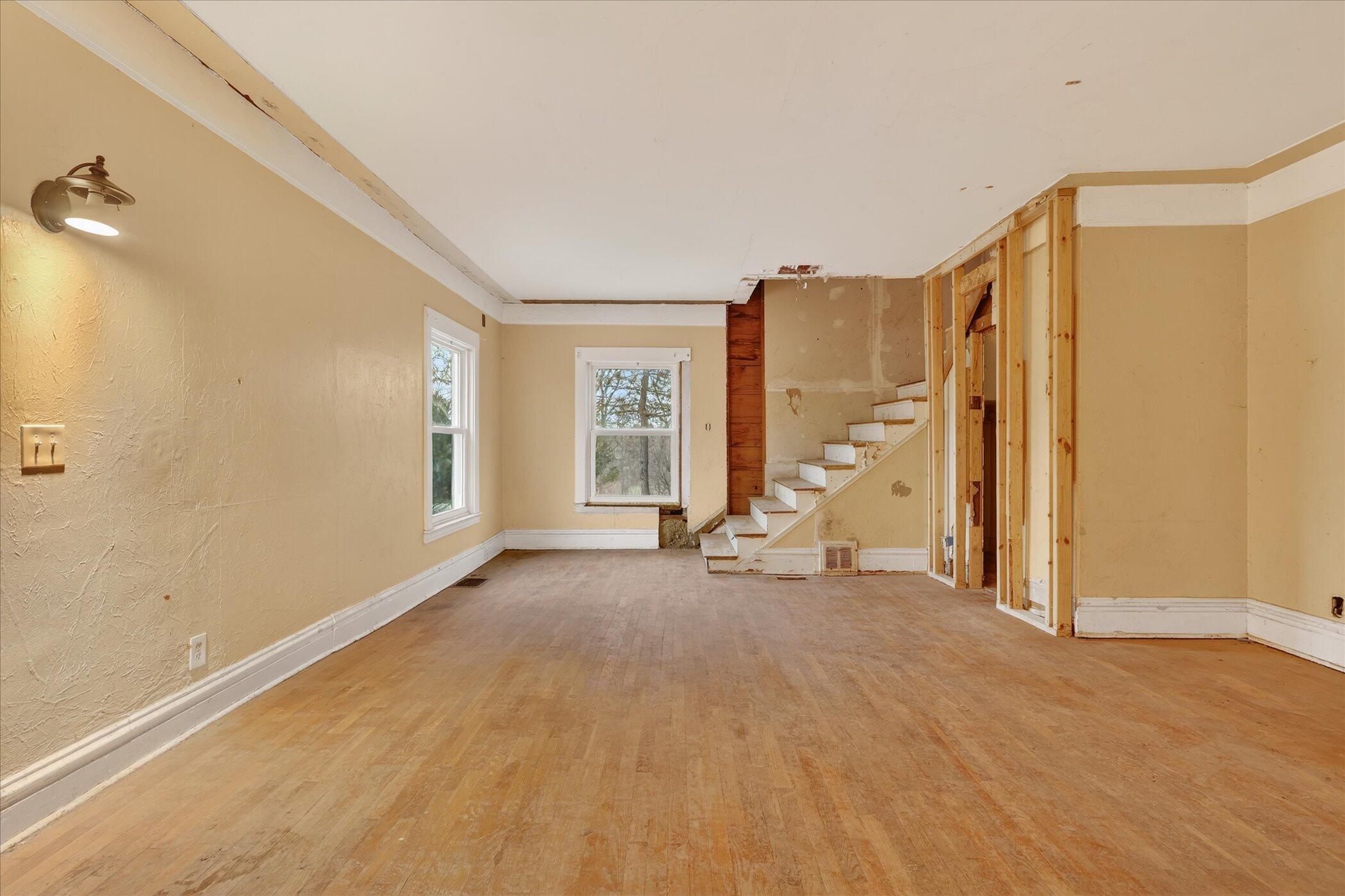 2328 Dean Lake Avenue NE Grand Rapids MI 49505
