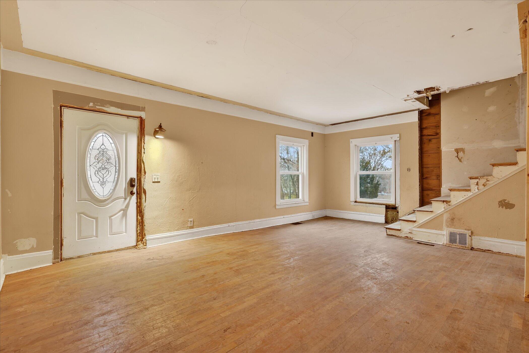 2328 Dean Lake Avenue NE Grand Rapids MI 49505