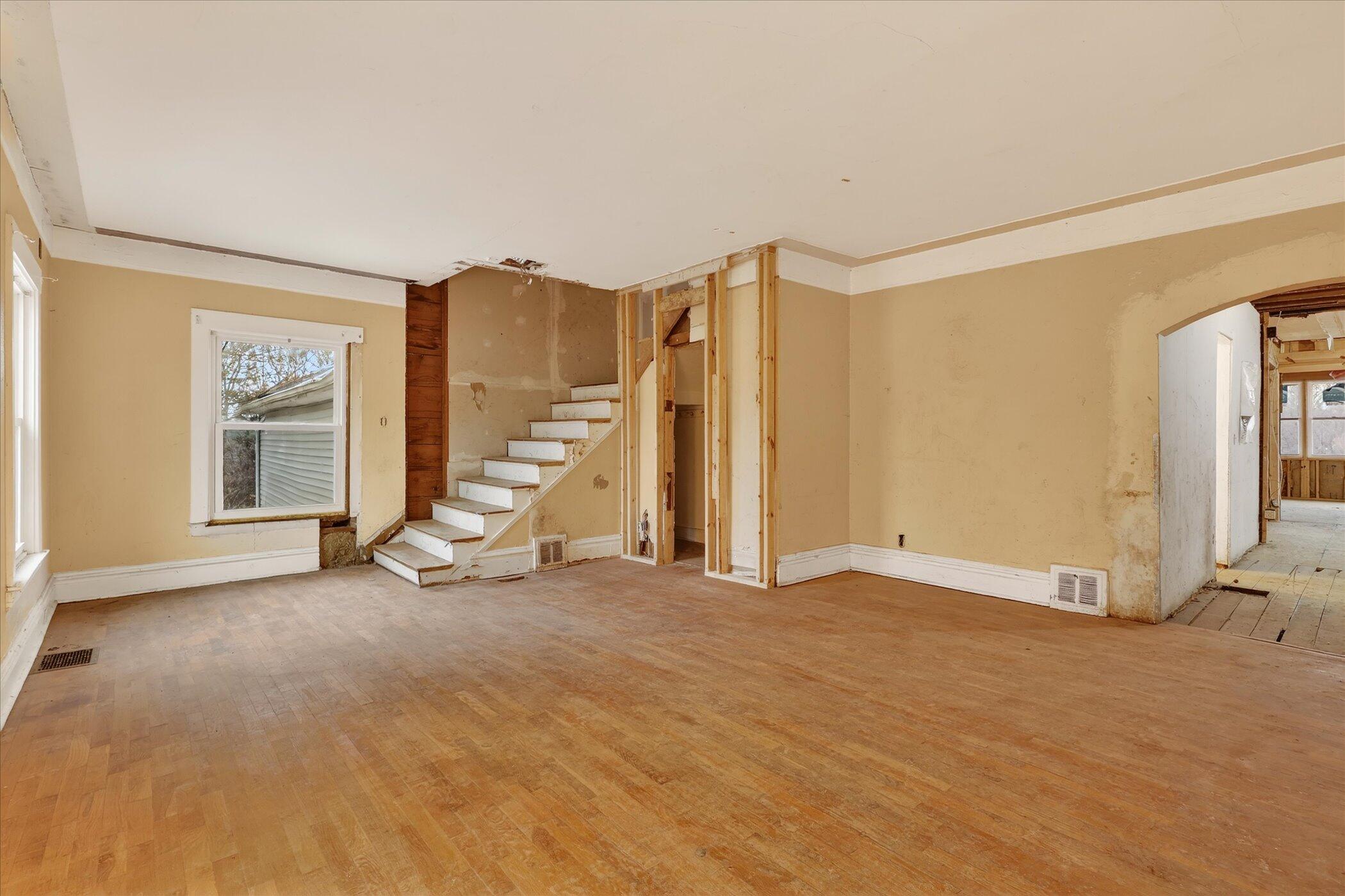 2328 Dean Lake Avenue NE Grand Rapids MI 49505