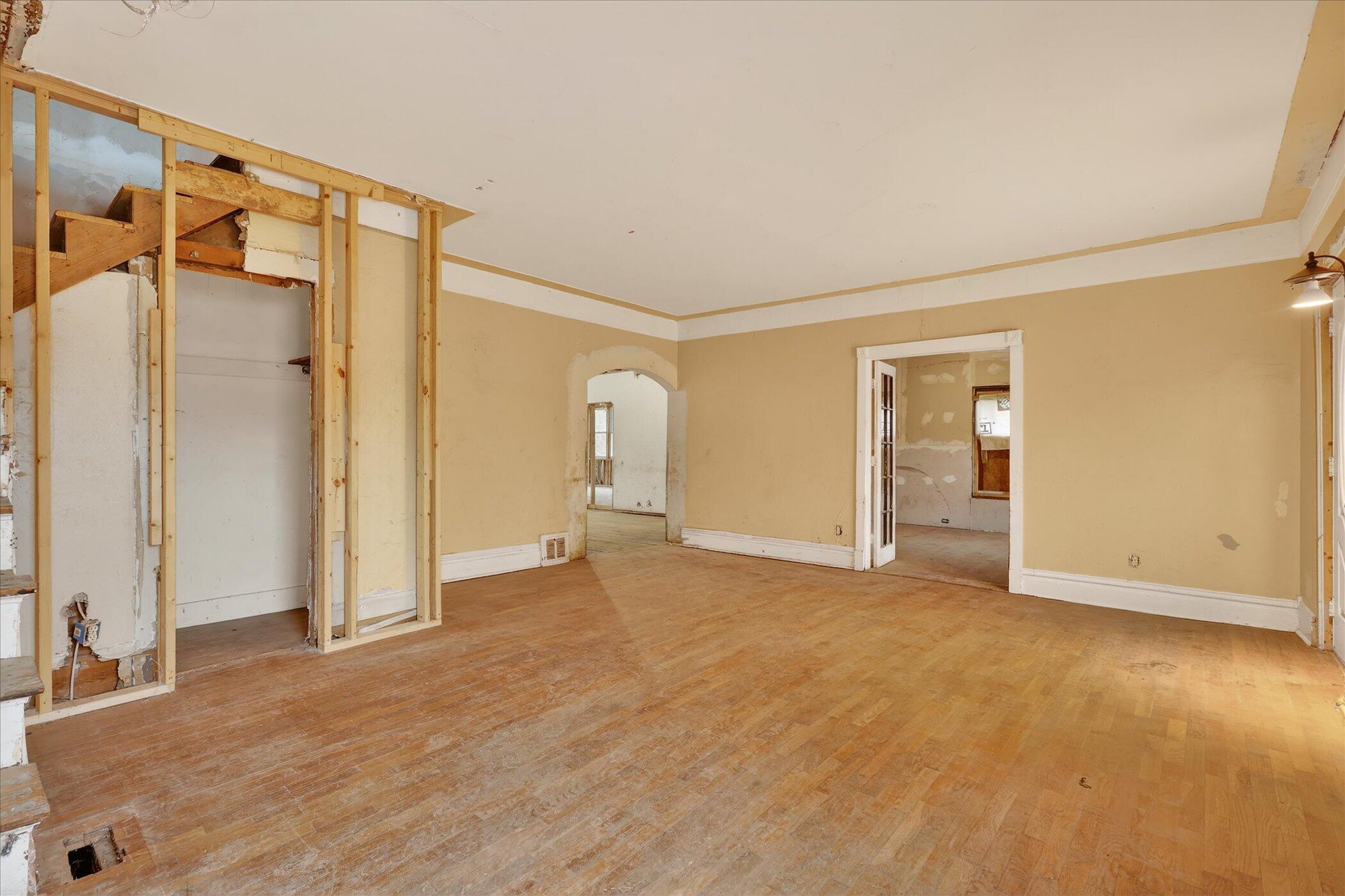 2328 Dean Lake Avenue NE Grand Rapids MI 49505