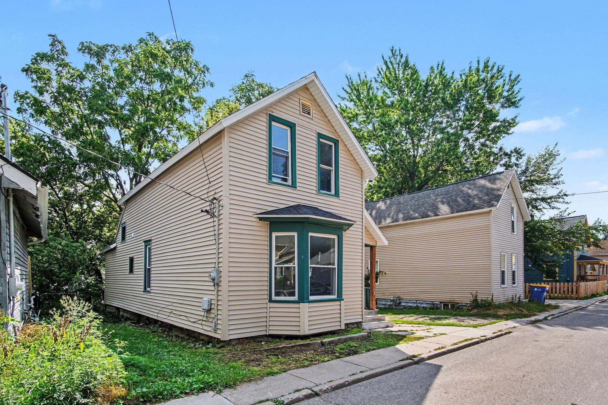 40 Mack Avenue NE Grand Rapids MI 49503