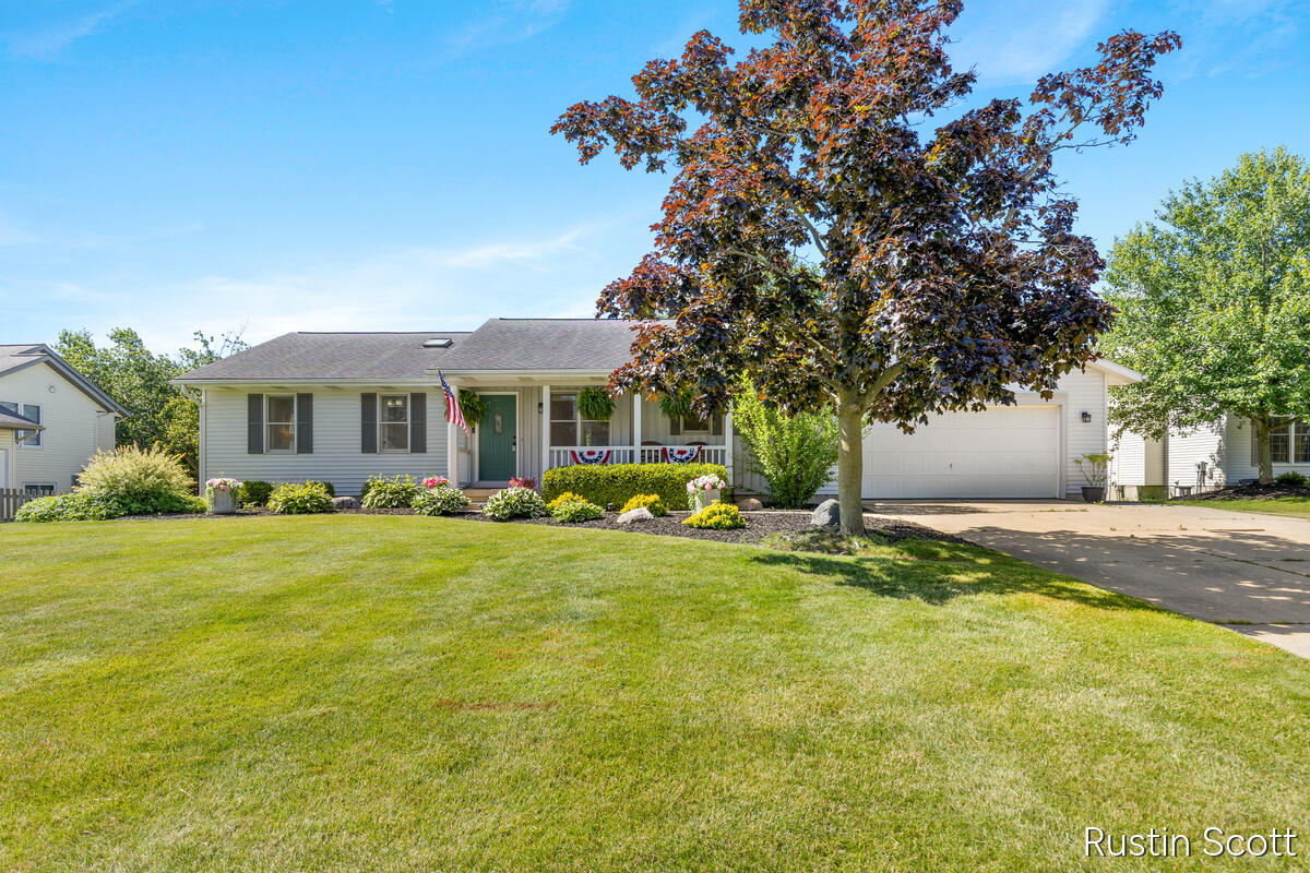 2680 Burgen Court NE Grand Rapids MI 49525