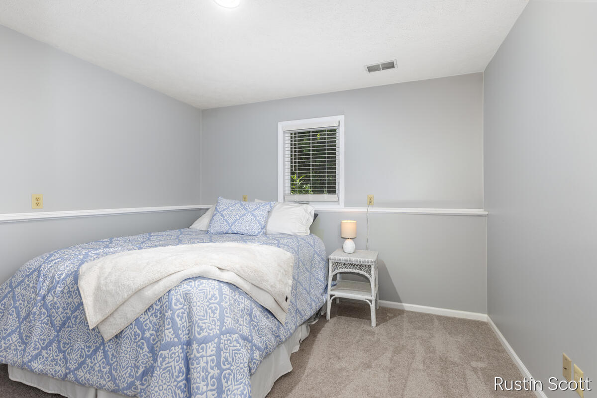 2680 Burgen Court NE Grand Rapids MI 49525