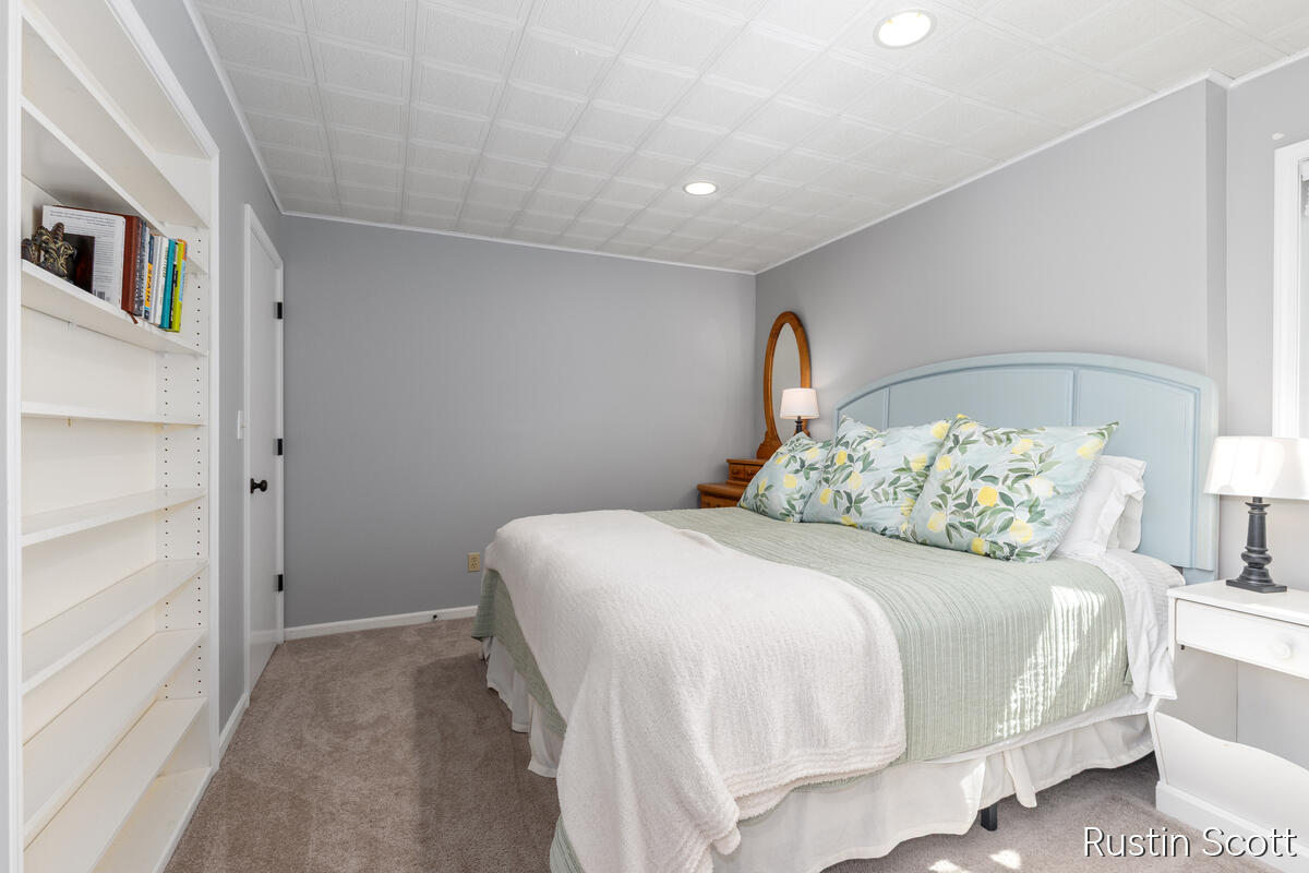 2680 Burgen Court NE Grand Rapids MI 49525