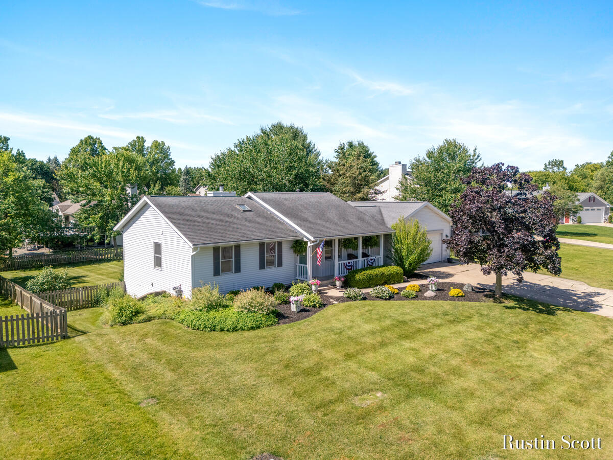 2680 Burgen Court NE Grand Rapids MI 49525