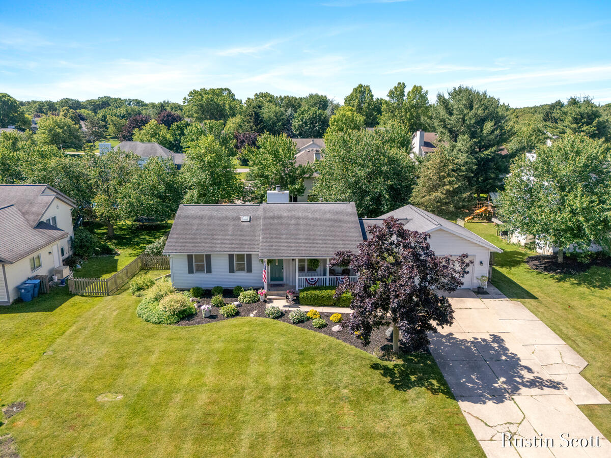2680 Burgen Court NE Grand Rapids MI 49525