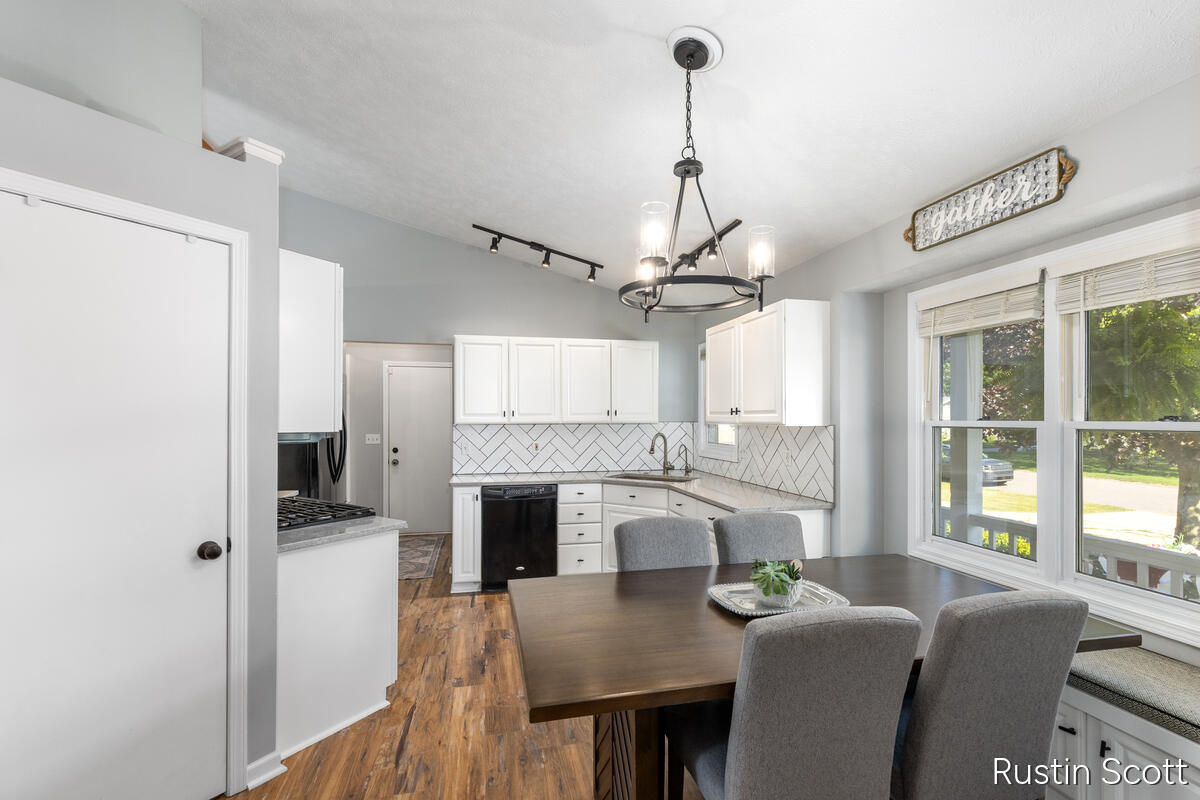 2680 Burgen Court NE Grand Rapids MI 49525