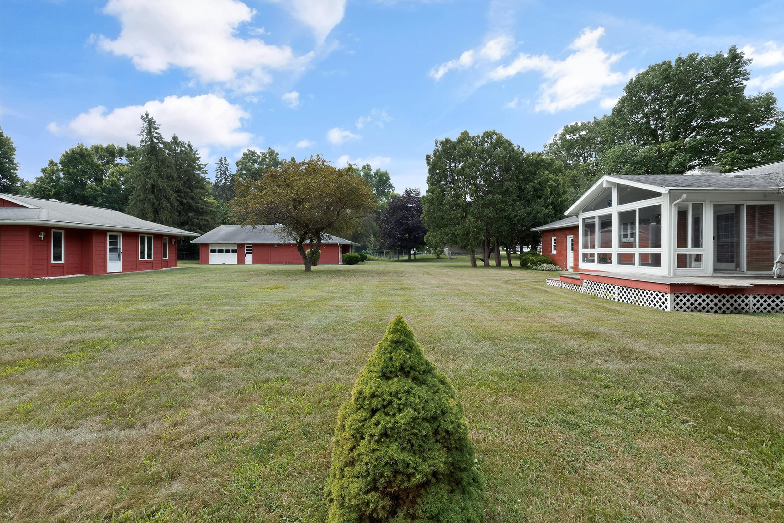 128 Schirmer Parkway Buchanan MI 49107