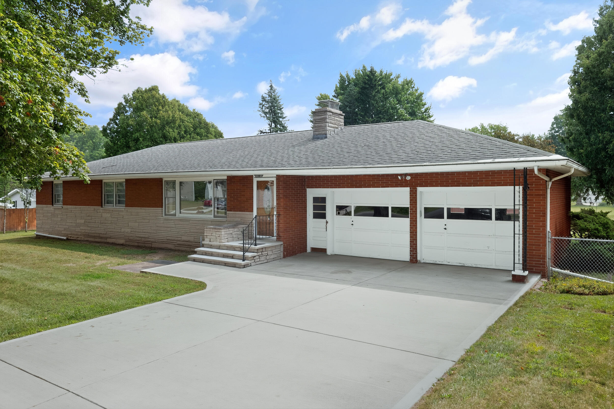 128 Schirmer Parkway Buchanan MI 49107