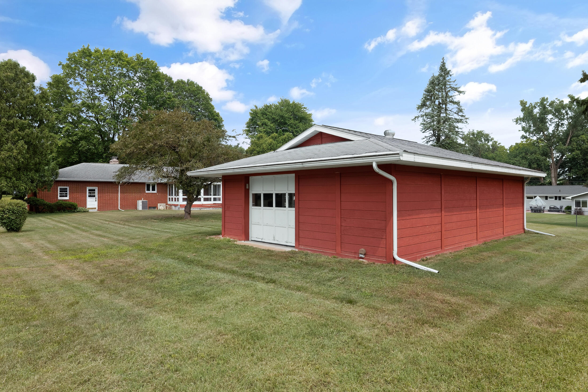 128 Schirmer Parkway Buchanan MI 49107