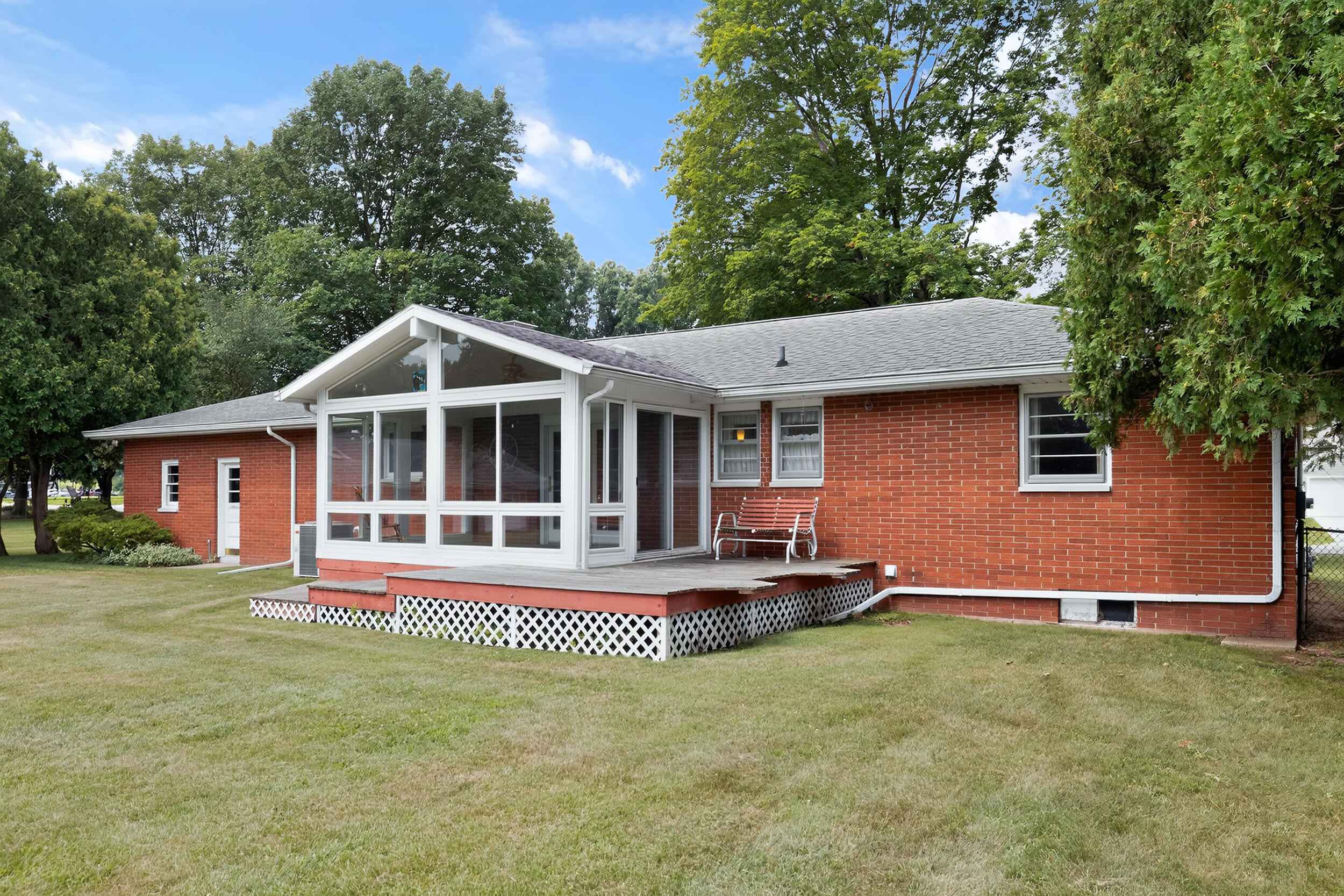 128 Schirmer Parkway Buchanan MI 49107