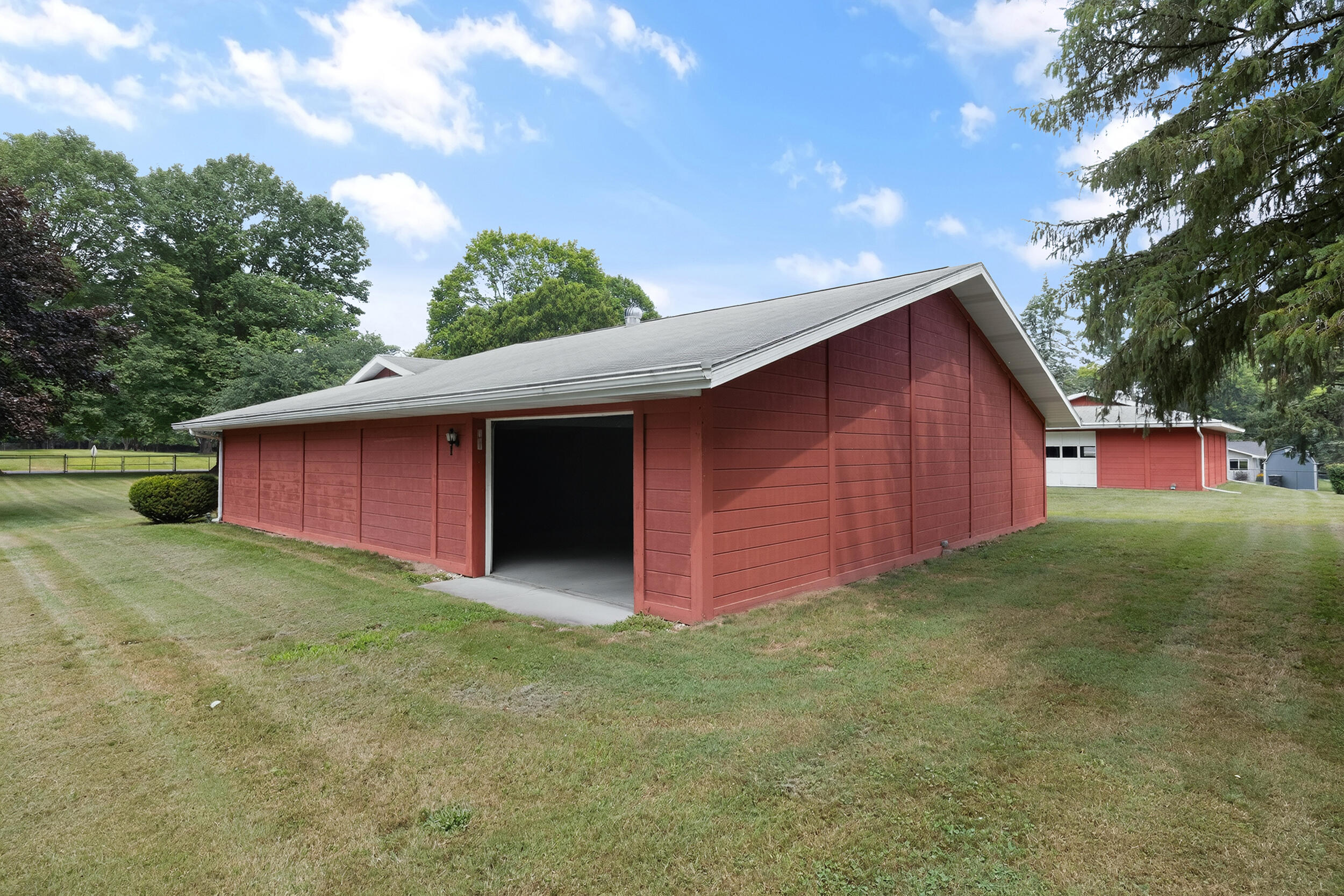 128 Schirmer Parkway Buchanan MI 49107