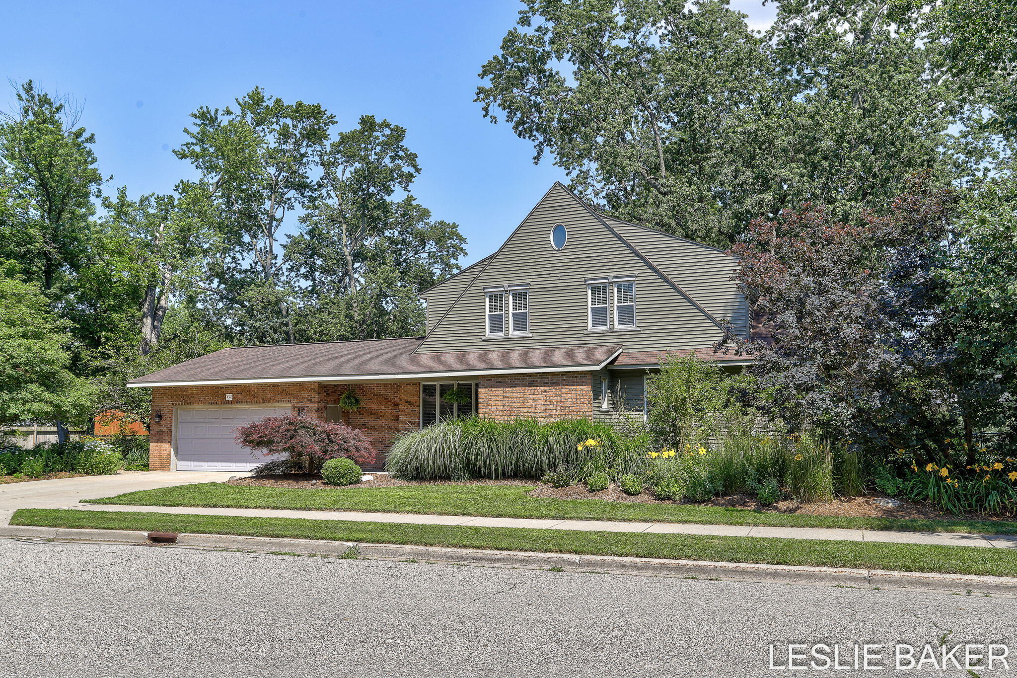 337 N Colonial Zeeland MI 49464