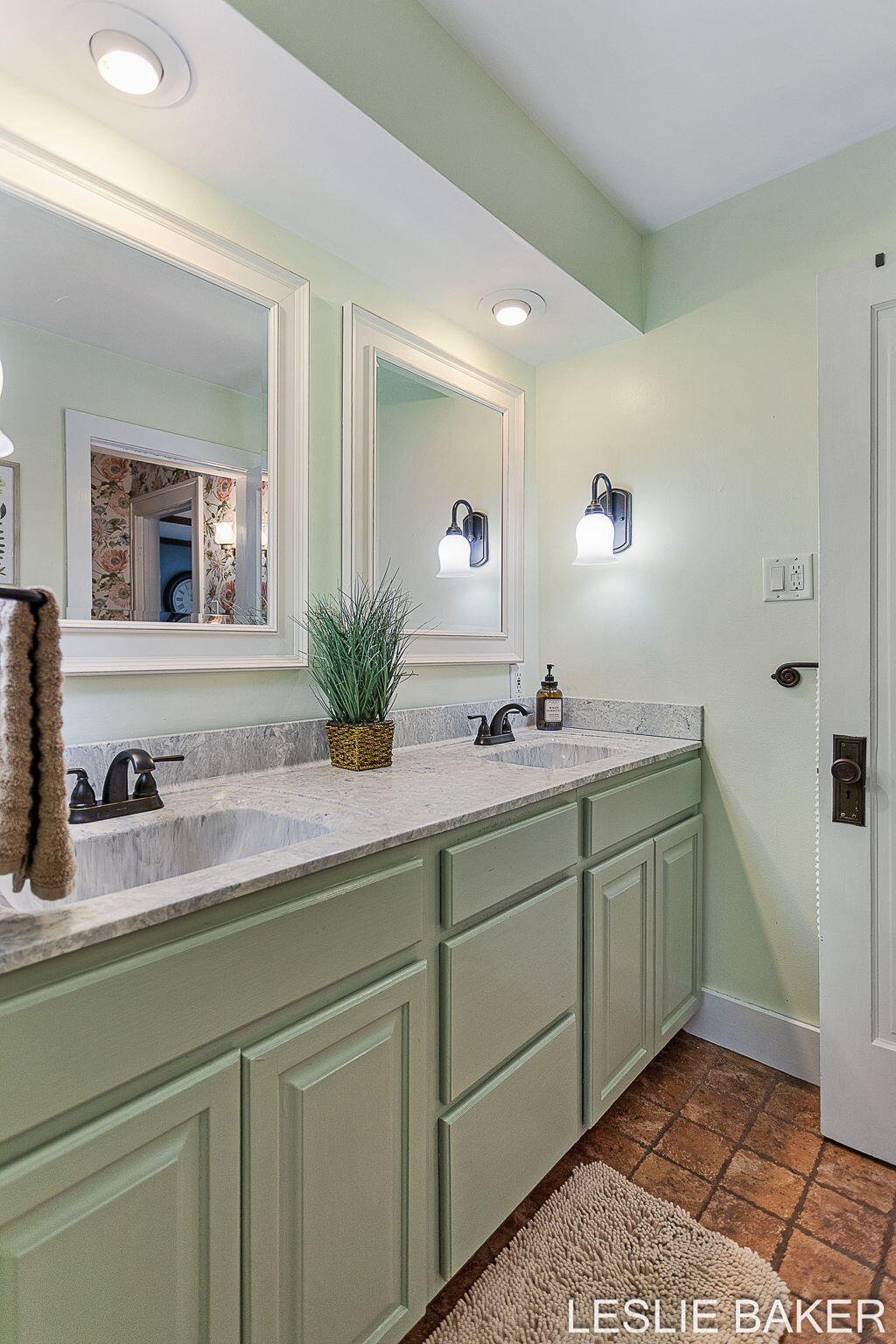 337 N Colonial Zeeland MI 49464