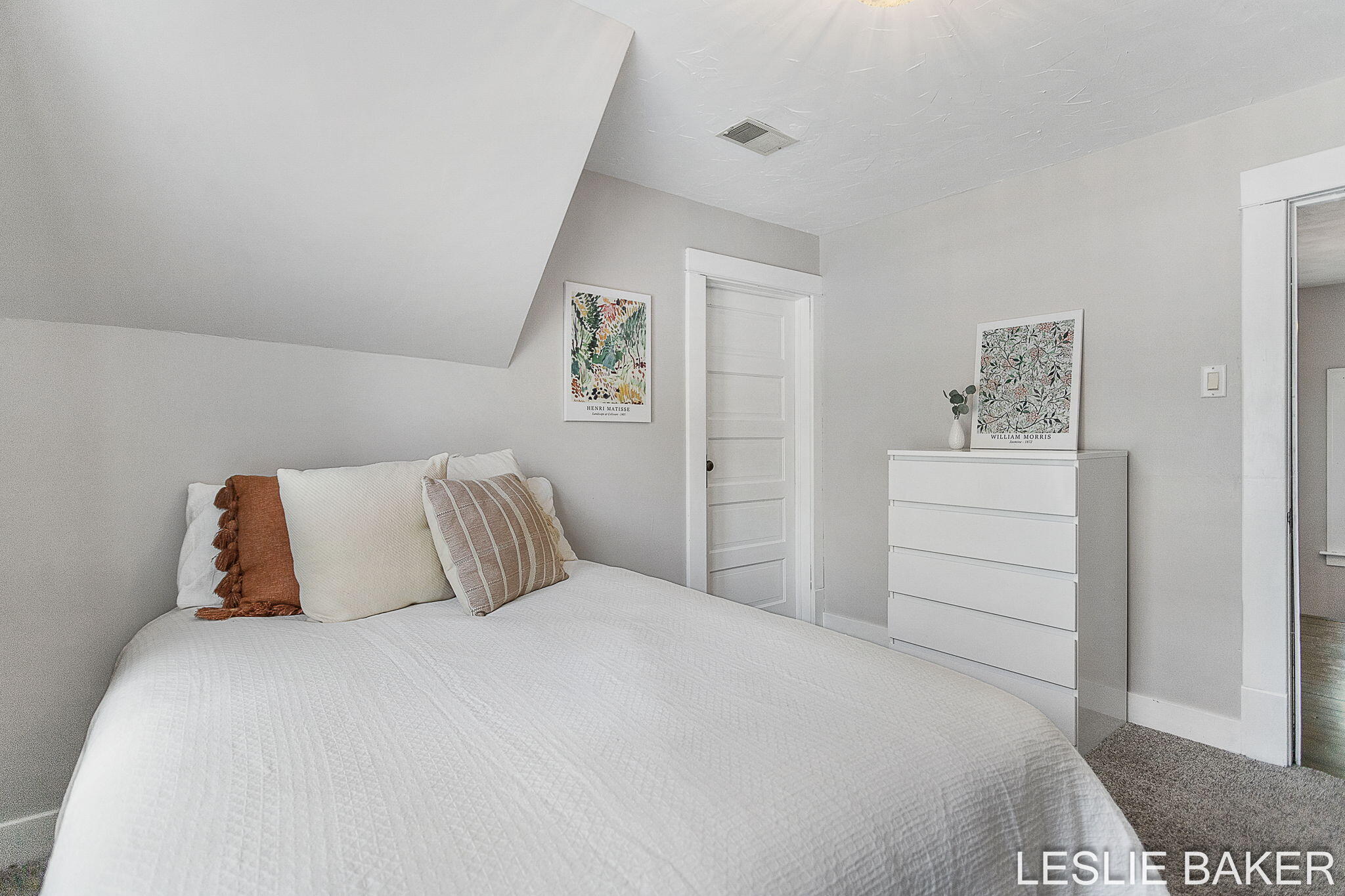 337 N Colonial Zeeland MI 49464