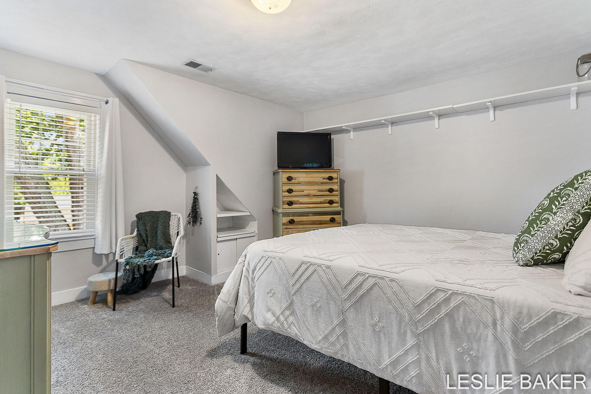 337 N Colonial Zeeland MI 49464