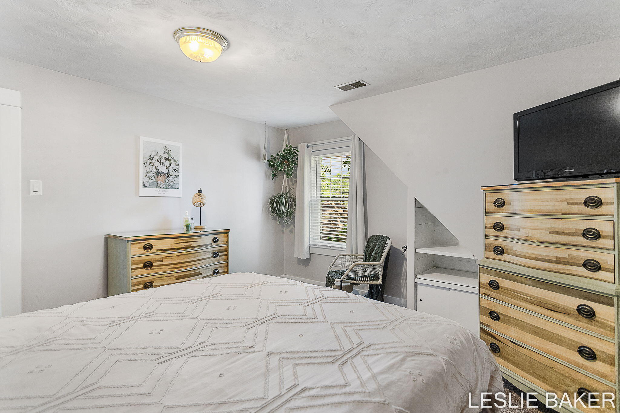 337 N Colonial Zeeland MI 49464