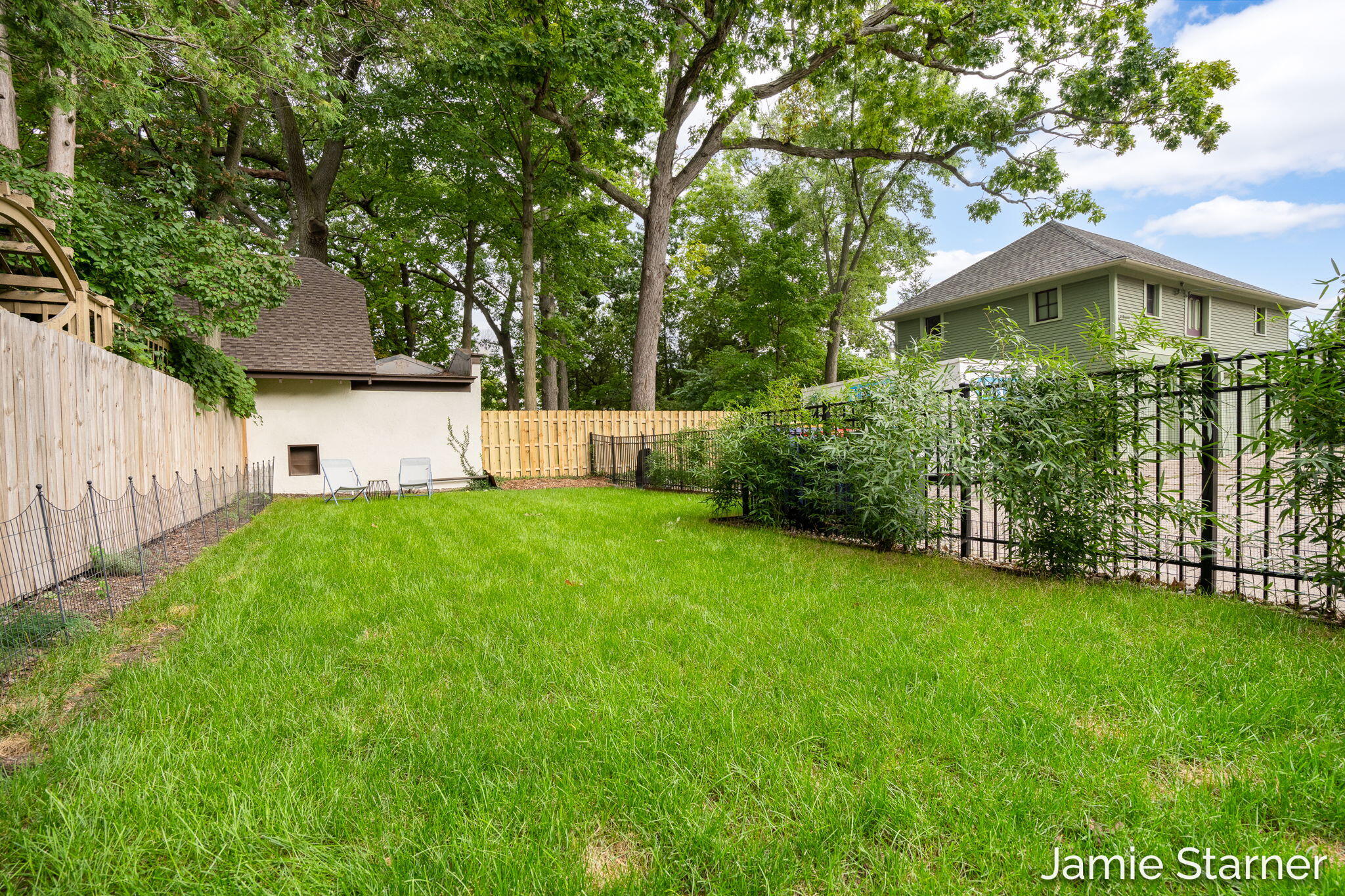 60 College Avenue NE Grand Rapids MI 49503