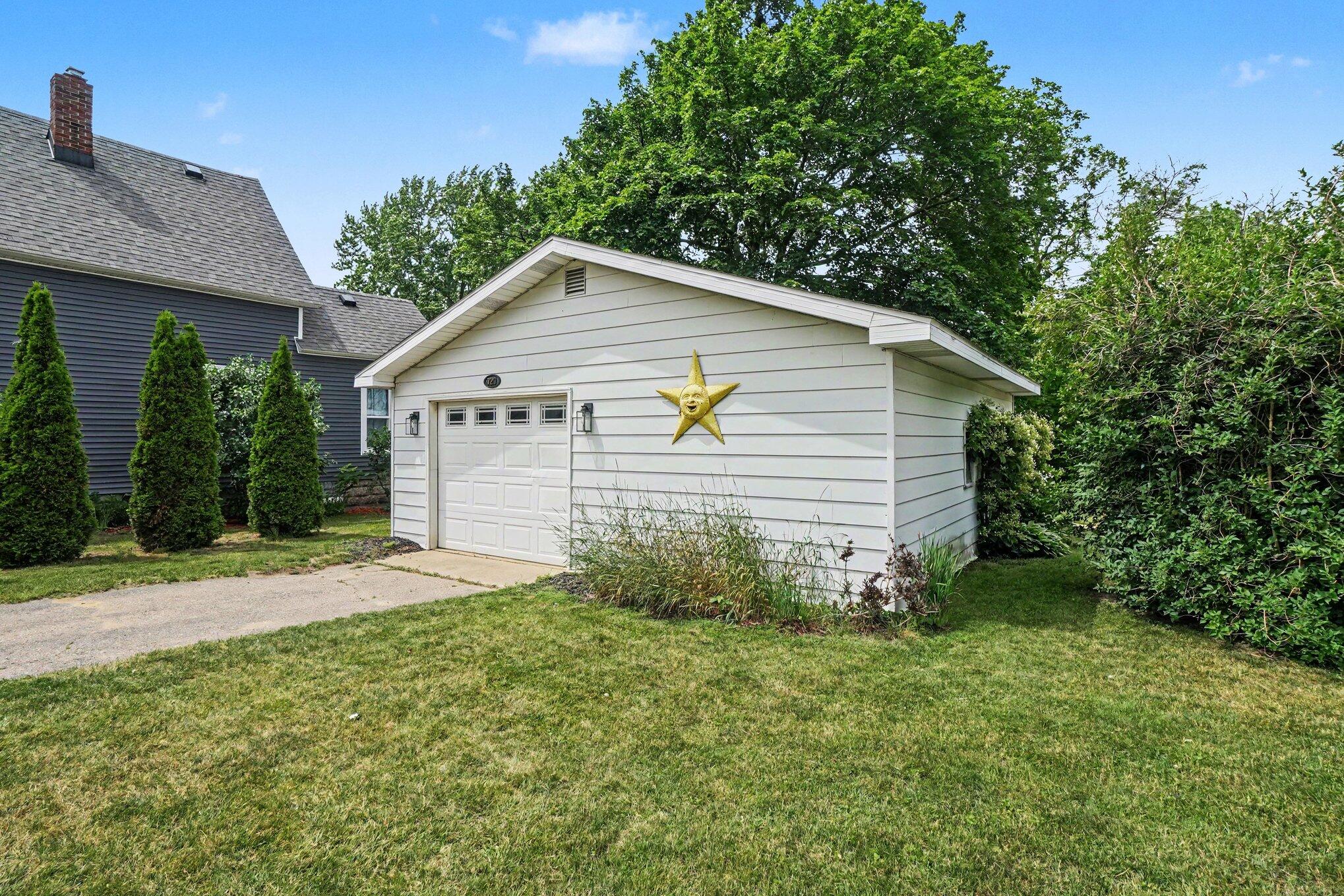 729 South Haven Place South Haven MI 49090