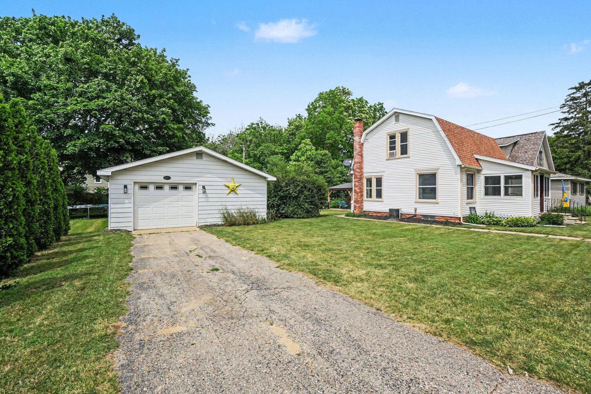 729 South Haven Place South Haven MI 49090