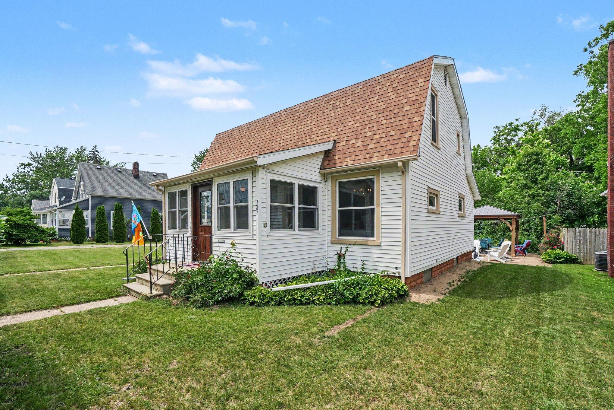 729 South Haven Place South Haven MI 49090