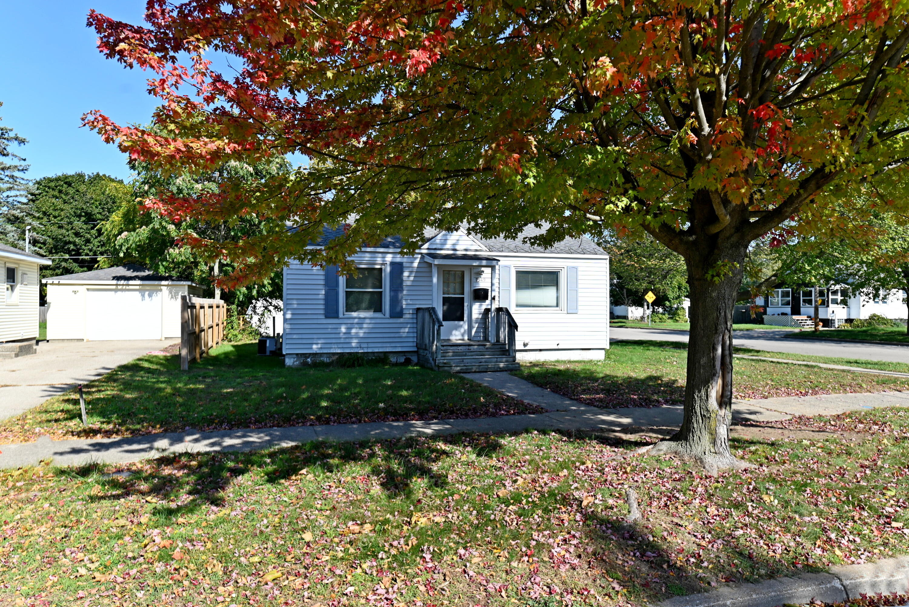 1549 Pennoyer Avenue Grand Haven MI 49417