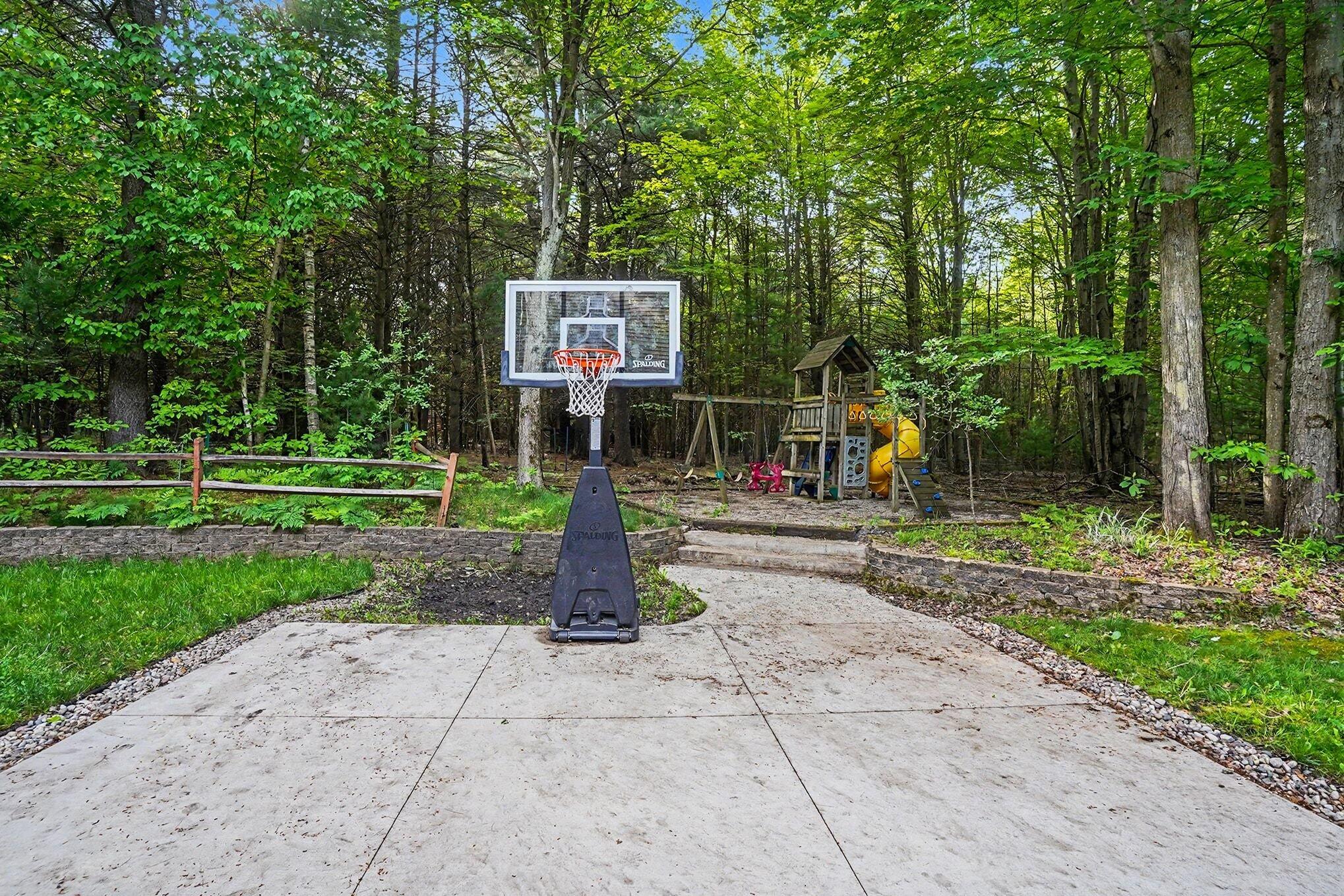 6400 Boulder Drive Norton Shores MI 49444