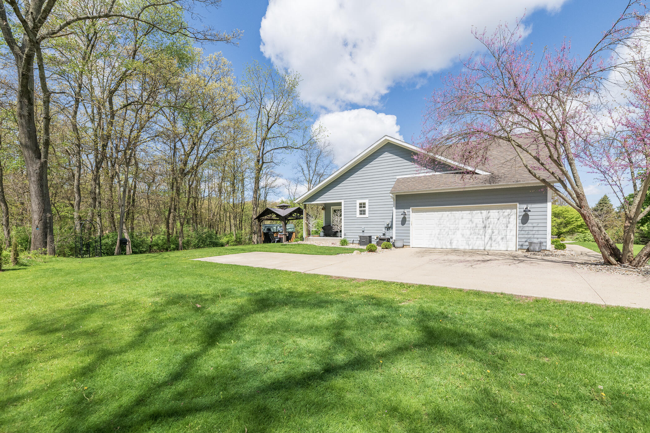 37 Summerset Drive Kalamazoo MI 49009