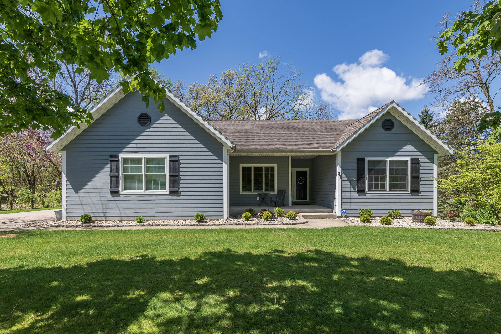 37 Summerset Drive Kalamazoo MI 49009