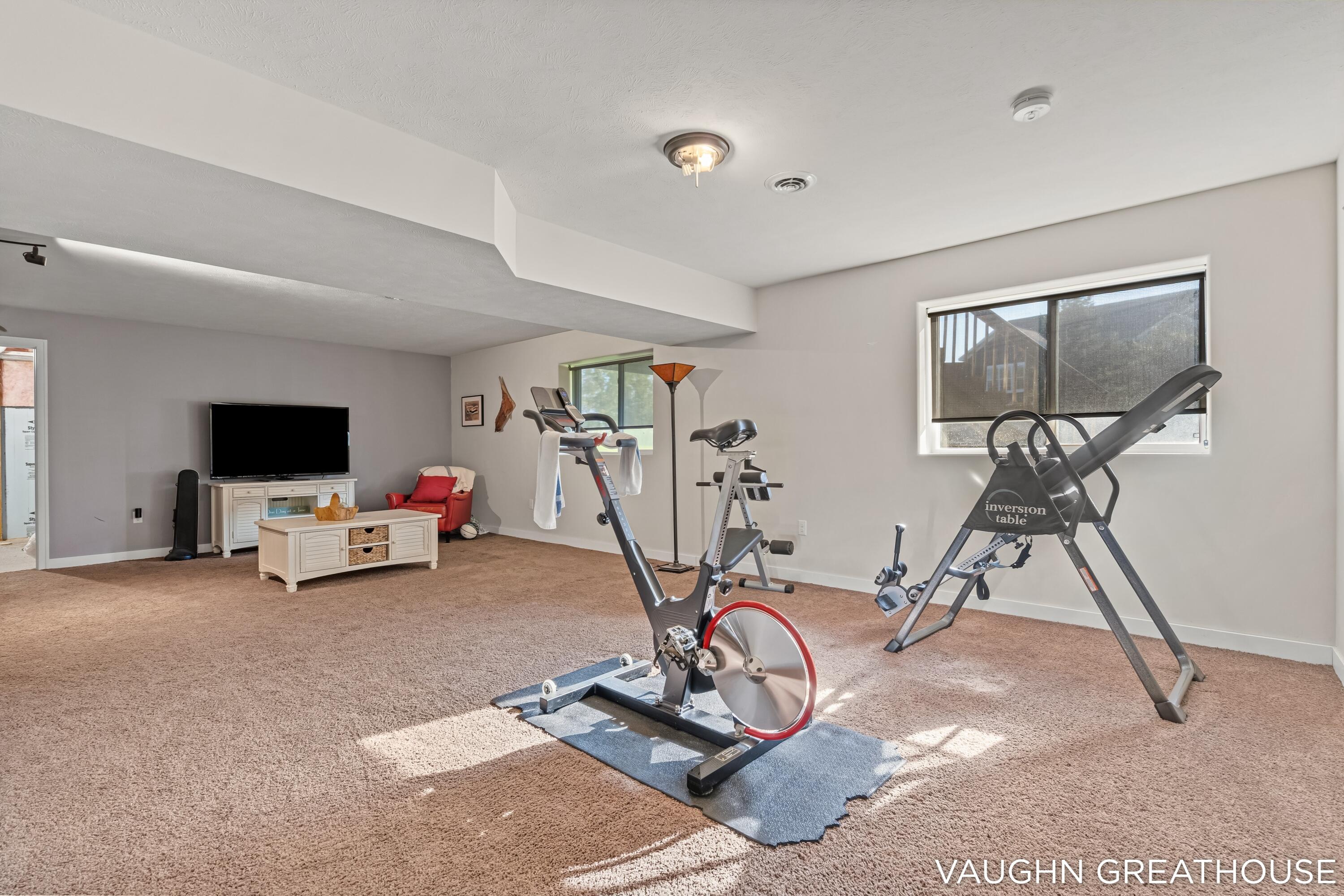 3383 Charlevoix Drive SE Grand Rapids MI 49546