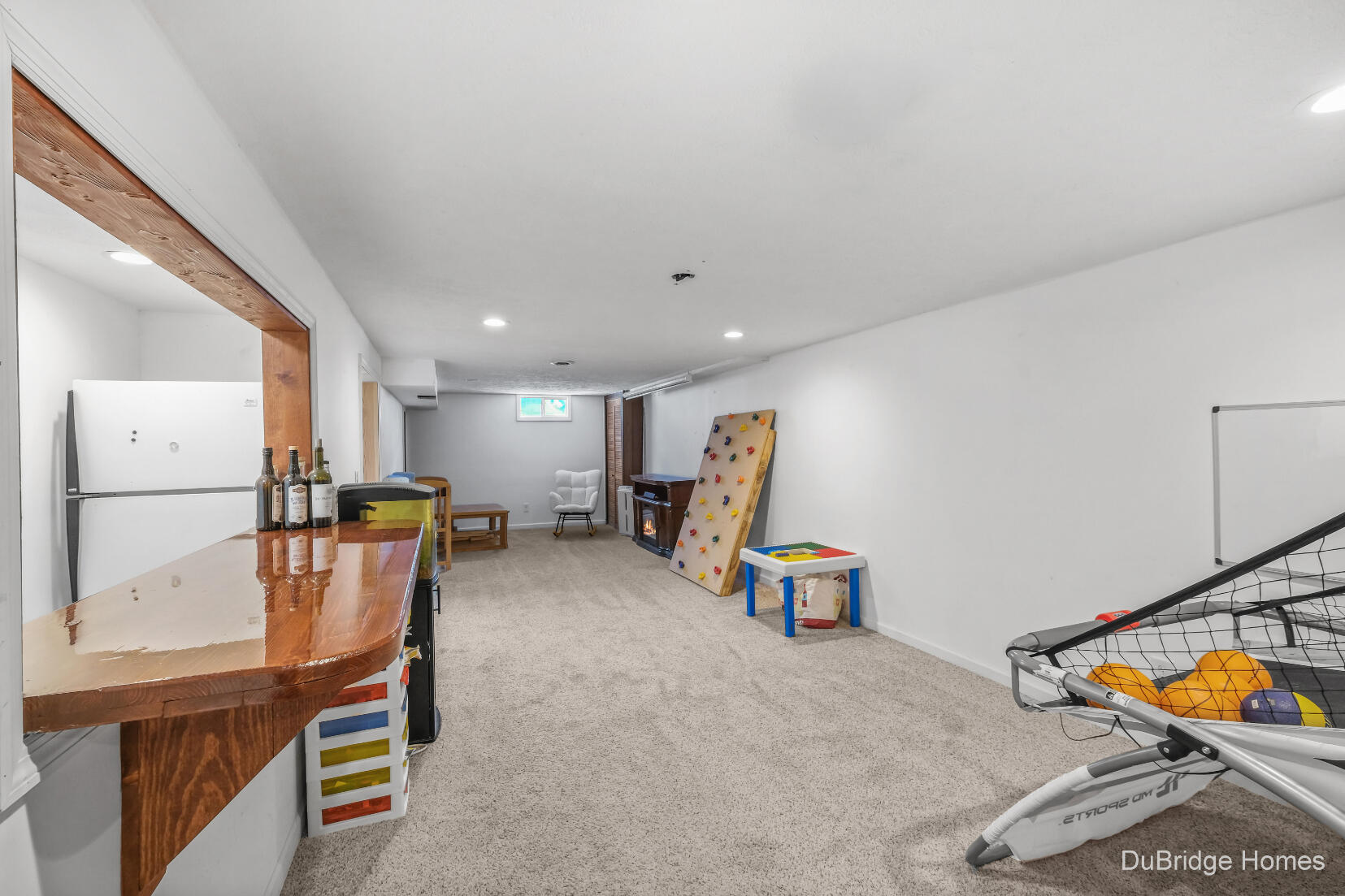 977 Coventry Drive NW Grand Rapids MI 49544