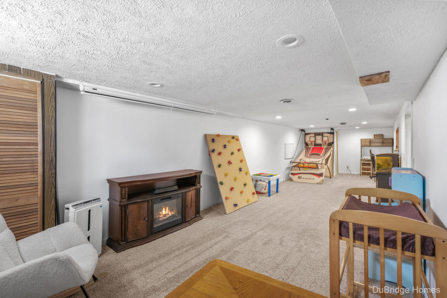 977 Coventry Drive NW Grand Rapids MI 49544