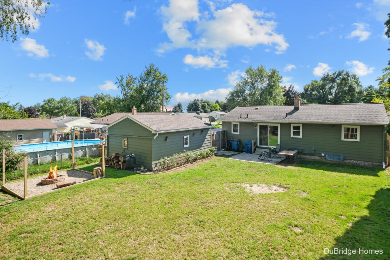 977 Coventry Drive NW Grand Rapids MI 49544