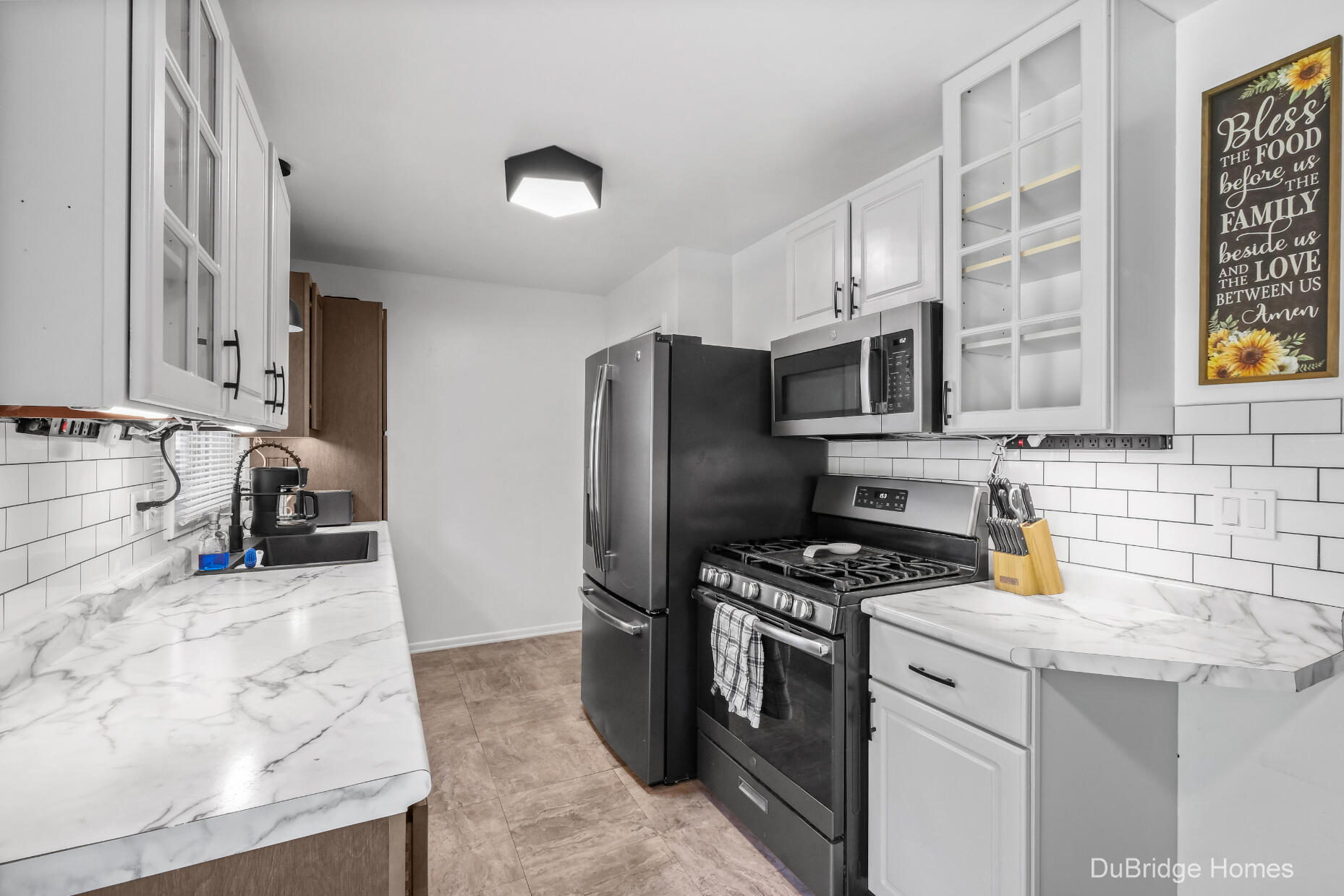 977 Coventry Drive NW Grand Rapids MI 49544