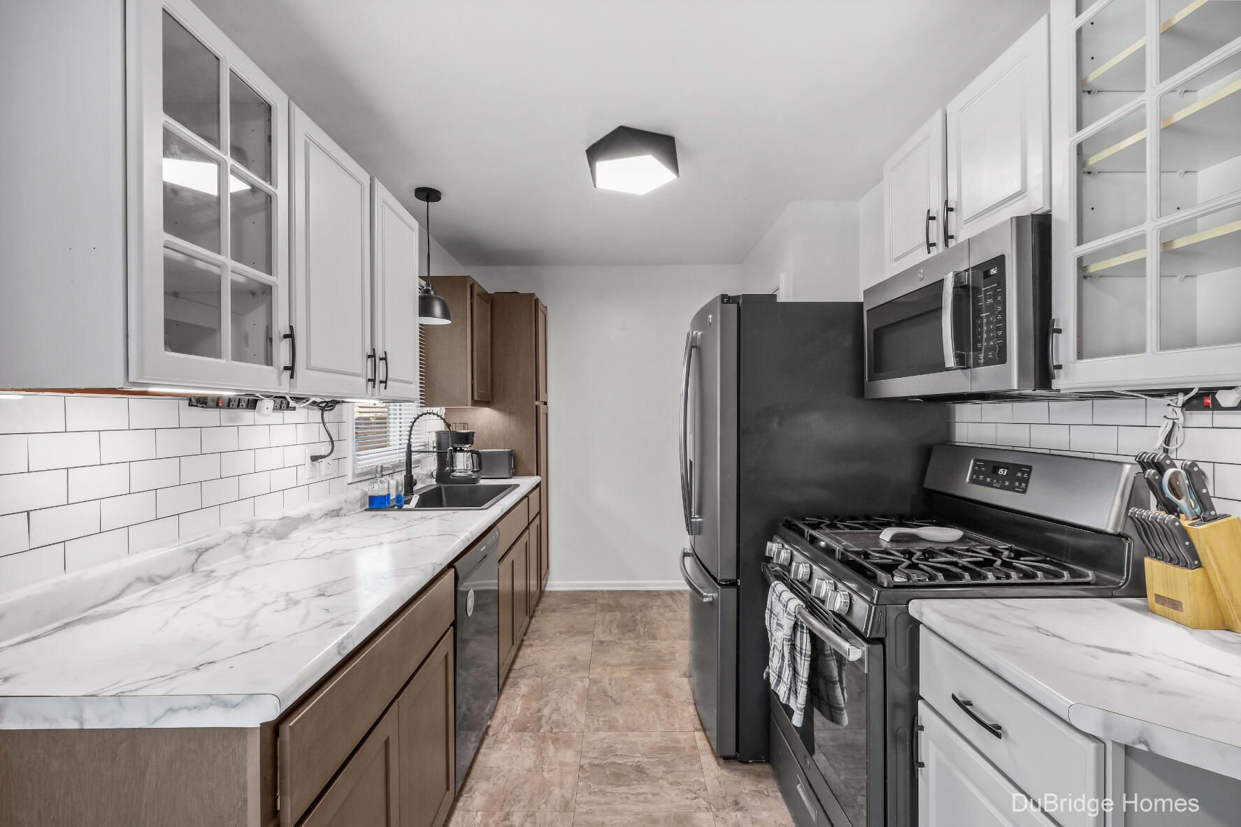 977 Coventry Drive NW Grand Rapids MI 49544