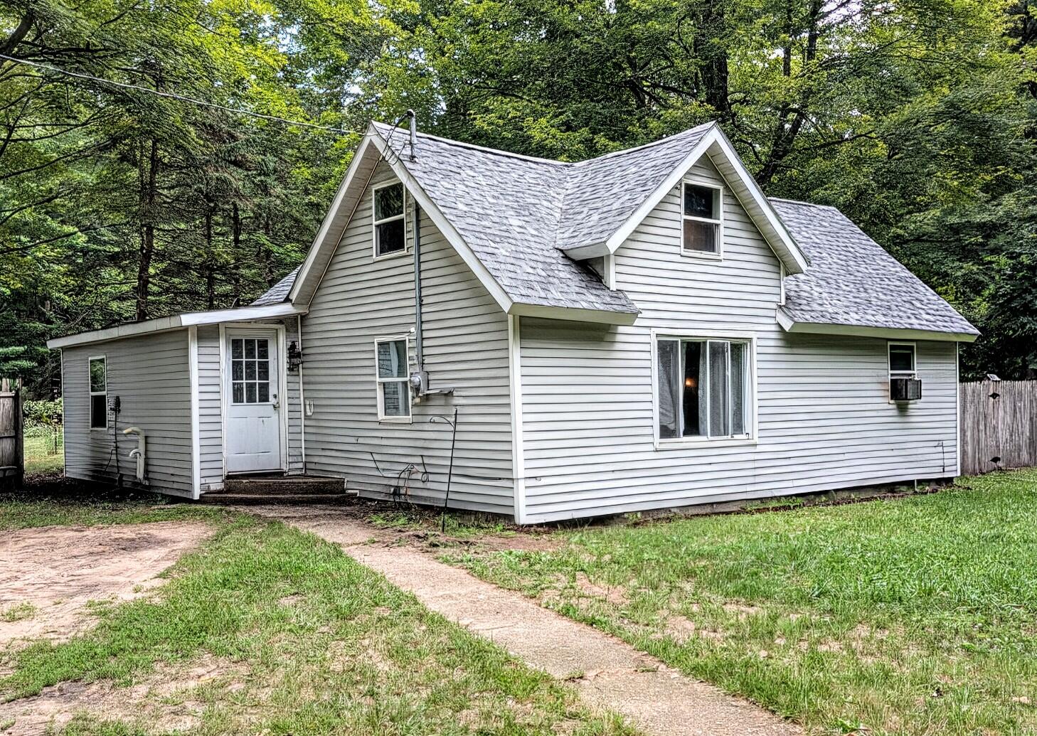 1466 Scenic Drive Muskegon MI 49445