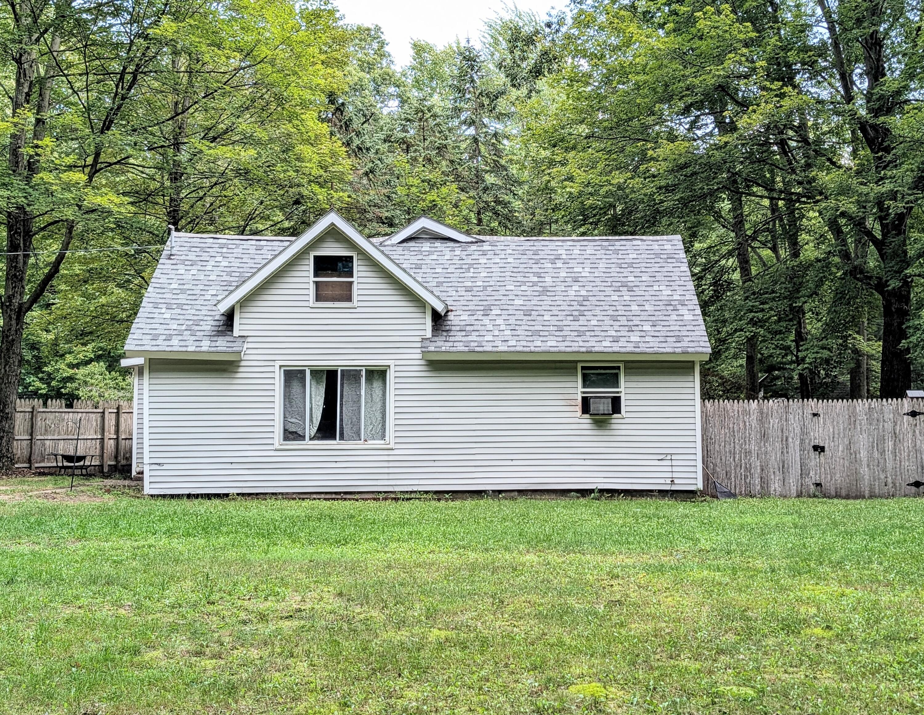 1466 Scenic Drive Muskegon MI 49445