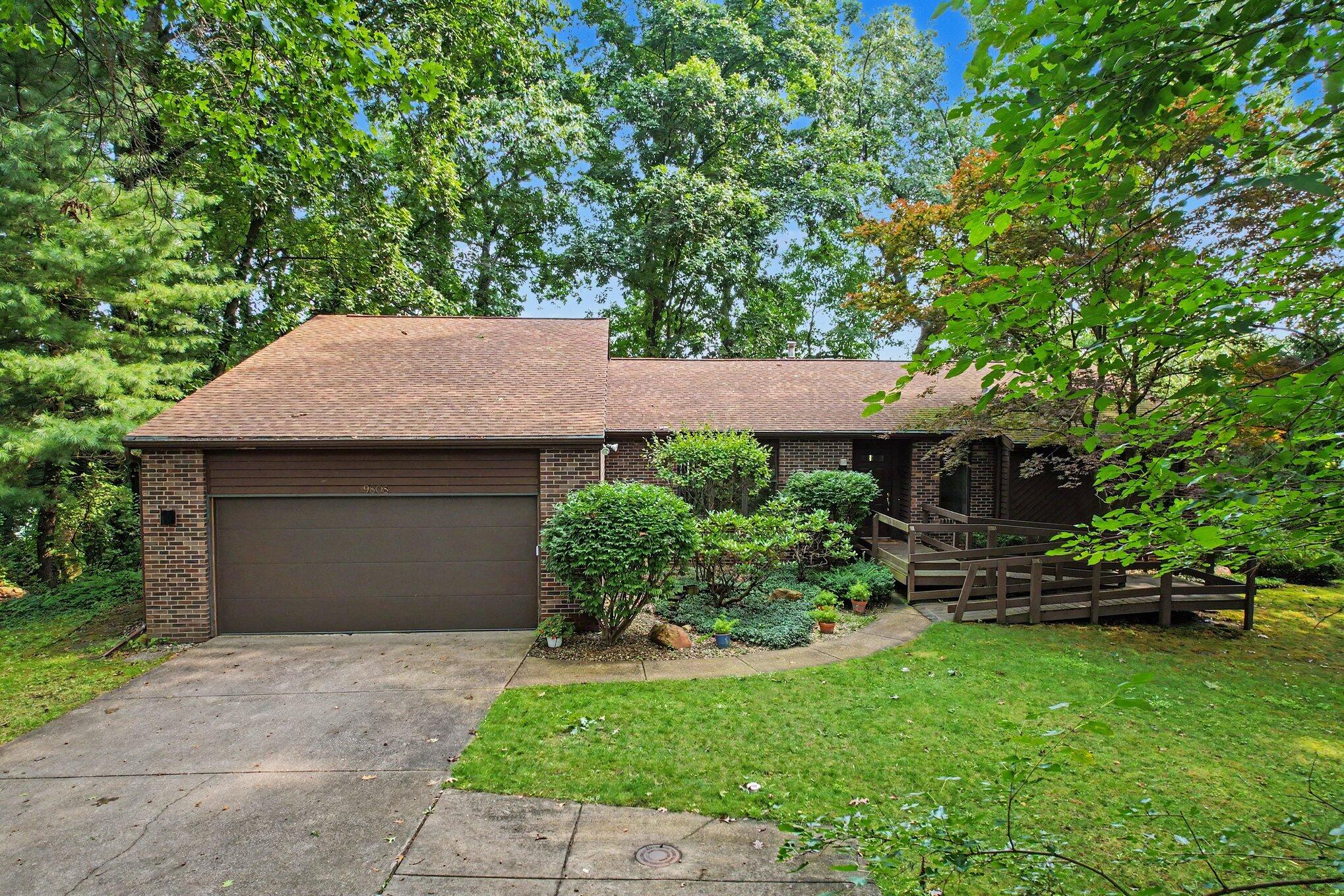 9808 Oak Forest Circle Kalamazoo MI 49009
