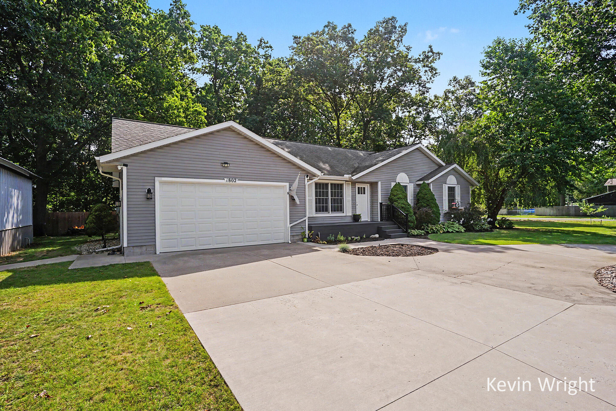 1802 Duchess Court Muskegon MI 49445